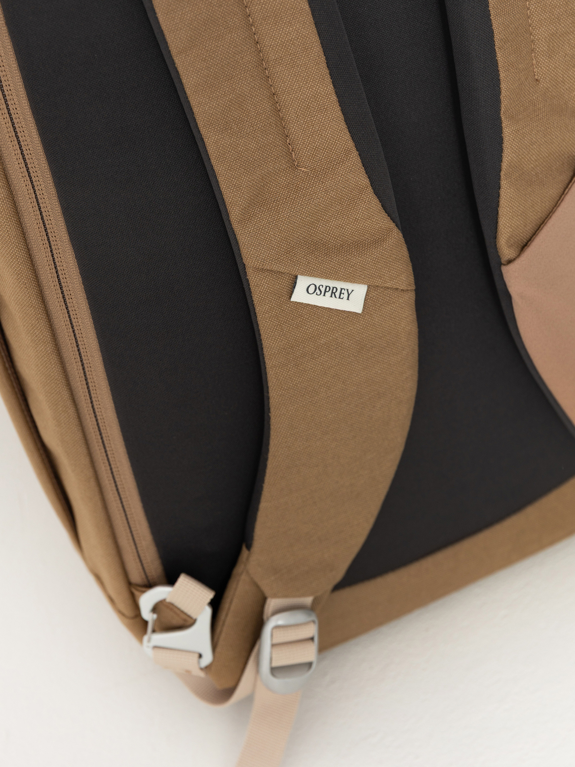 Osprey Arcane XL Day Hátizsák (latte brown)