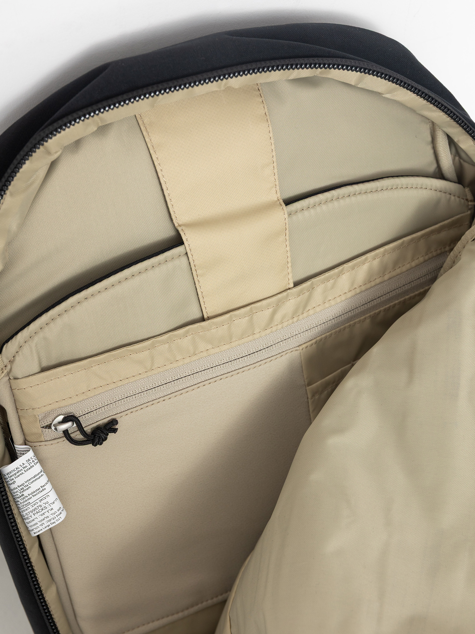 Osprey Arcane Large Day Hátizsák (black)