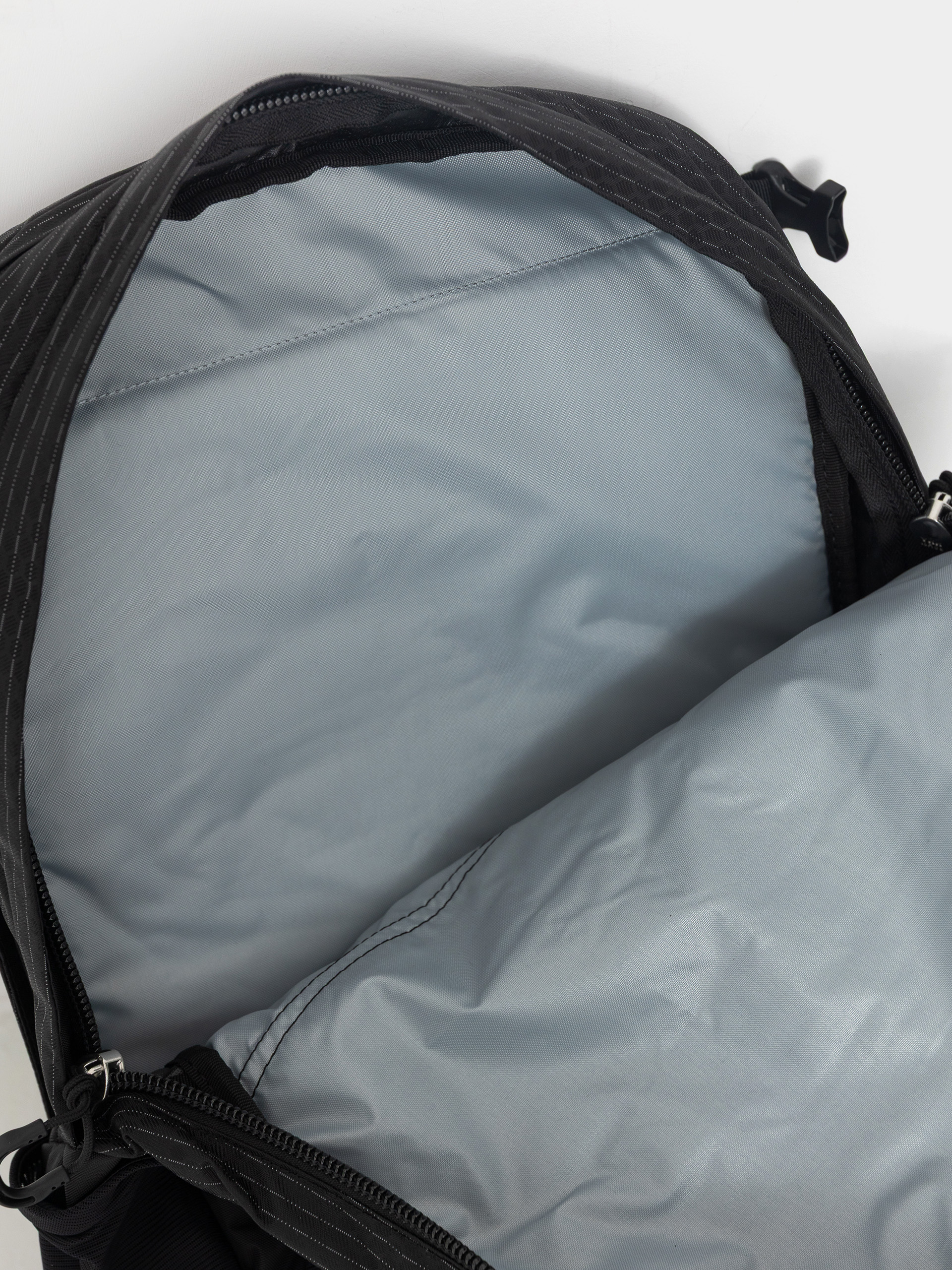 Osprey Nebula Hátizsák (black)