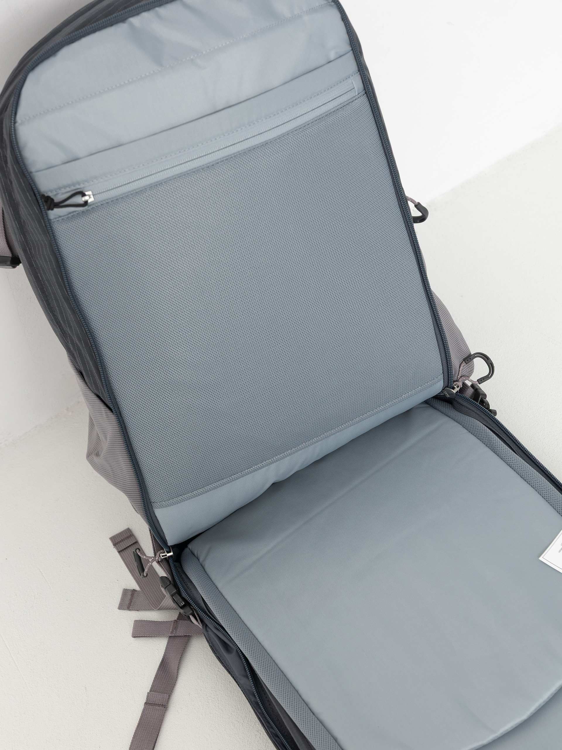 Osprey Nebula Hátizsák (tungsten/soundwave grey heather)