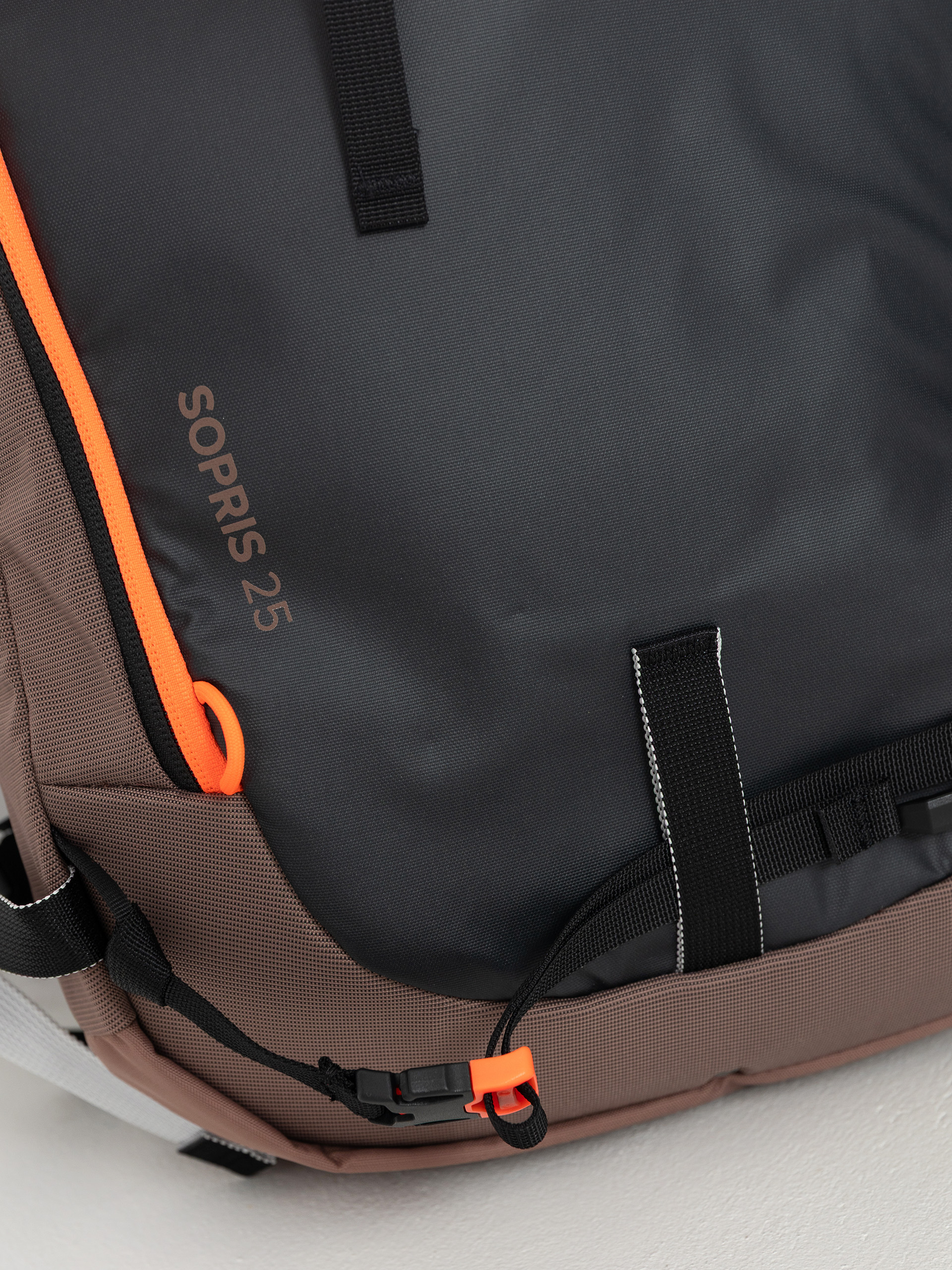 Osprey Sopris 25 Hátizsák (magma brown/raven black)