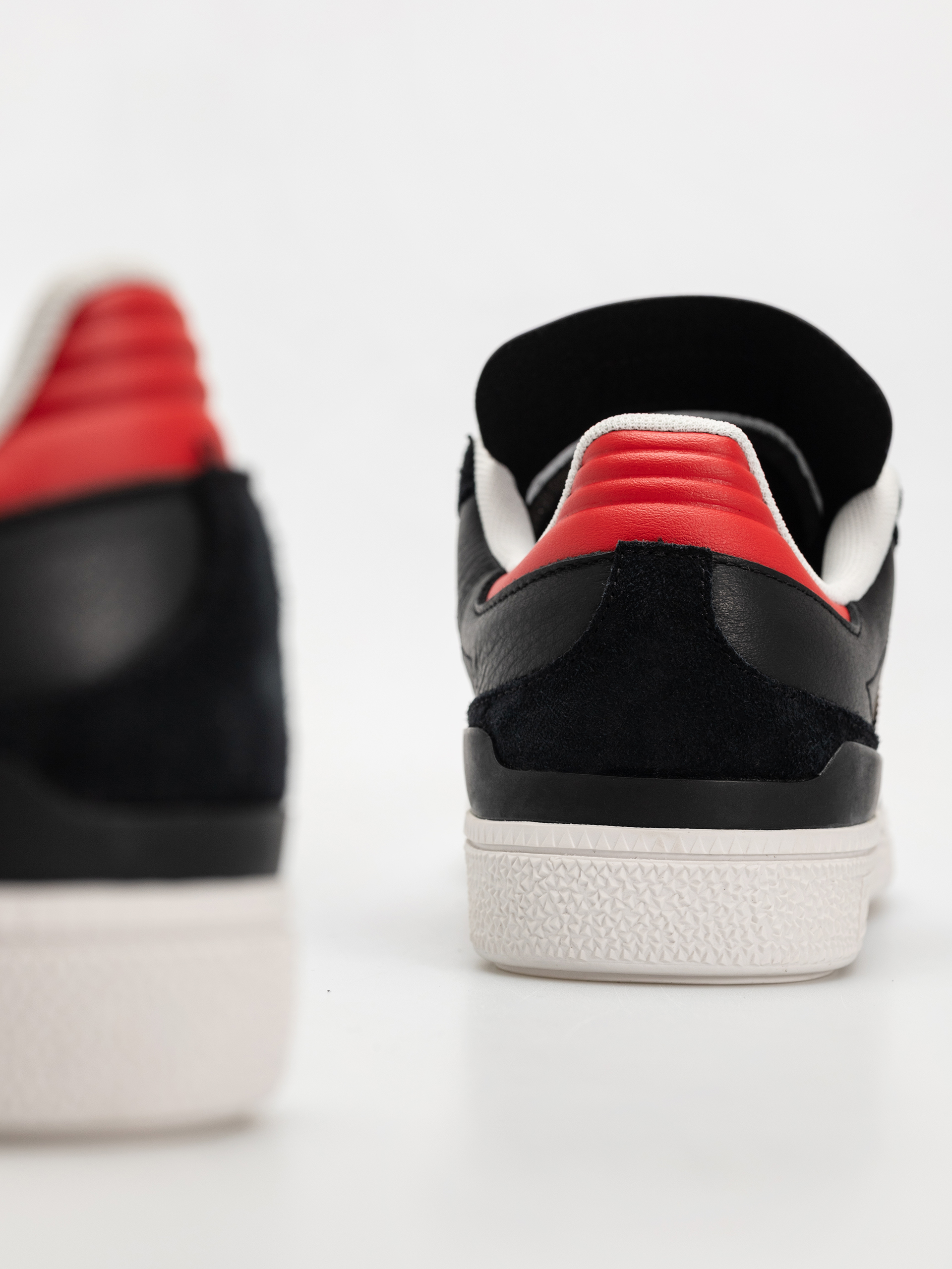 adidas Busenitz Cipők (cblack/betsca/ftwwht)