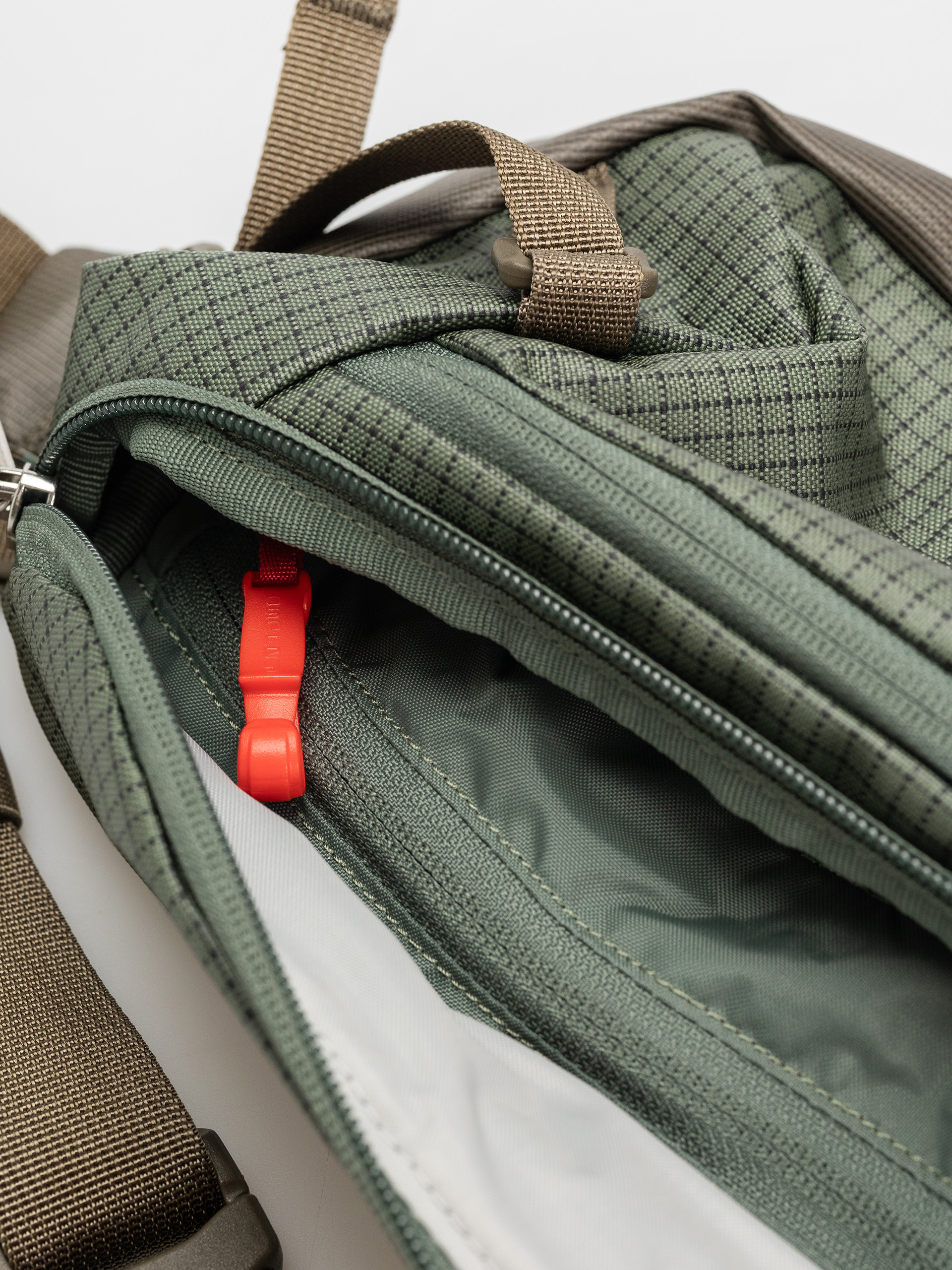 Osprey Transporter Waist Övtáska (pine leaf/earl grey)