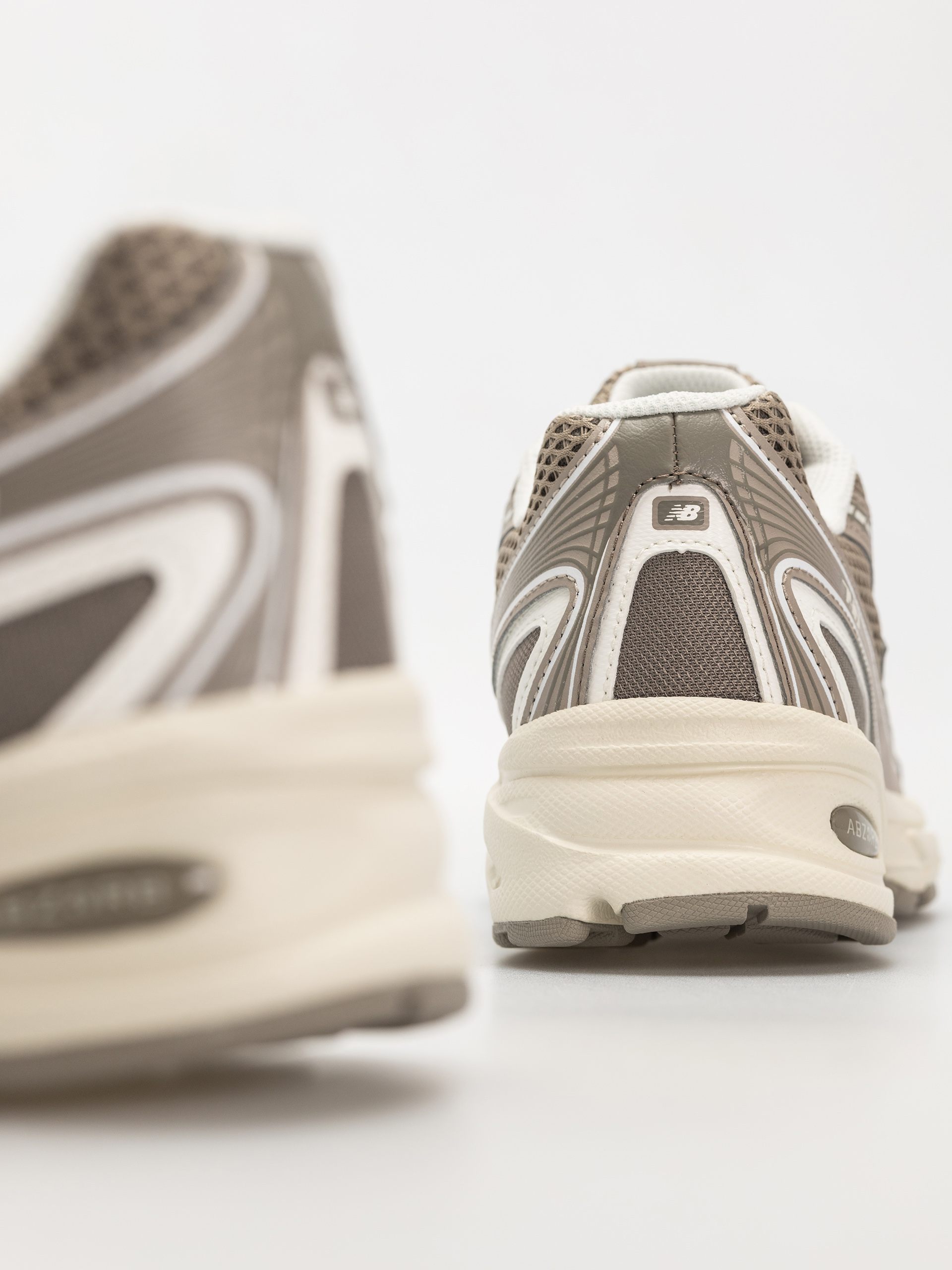 New Balance 740 Cipők (dark olivine)