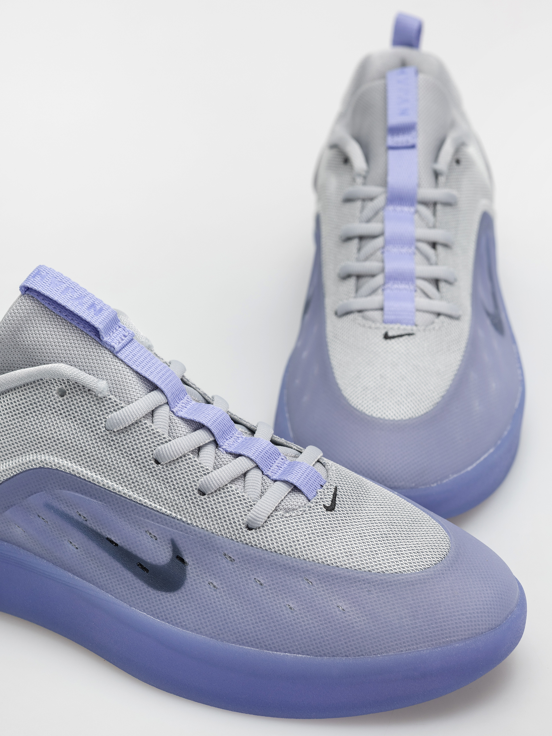 Nike SB Zoom Nyjah 4 Cipők (light thistle/black light thistle)