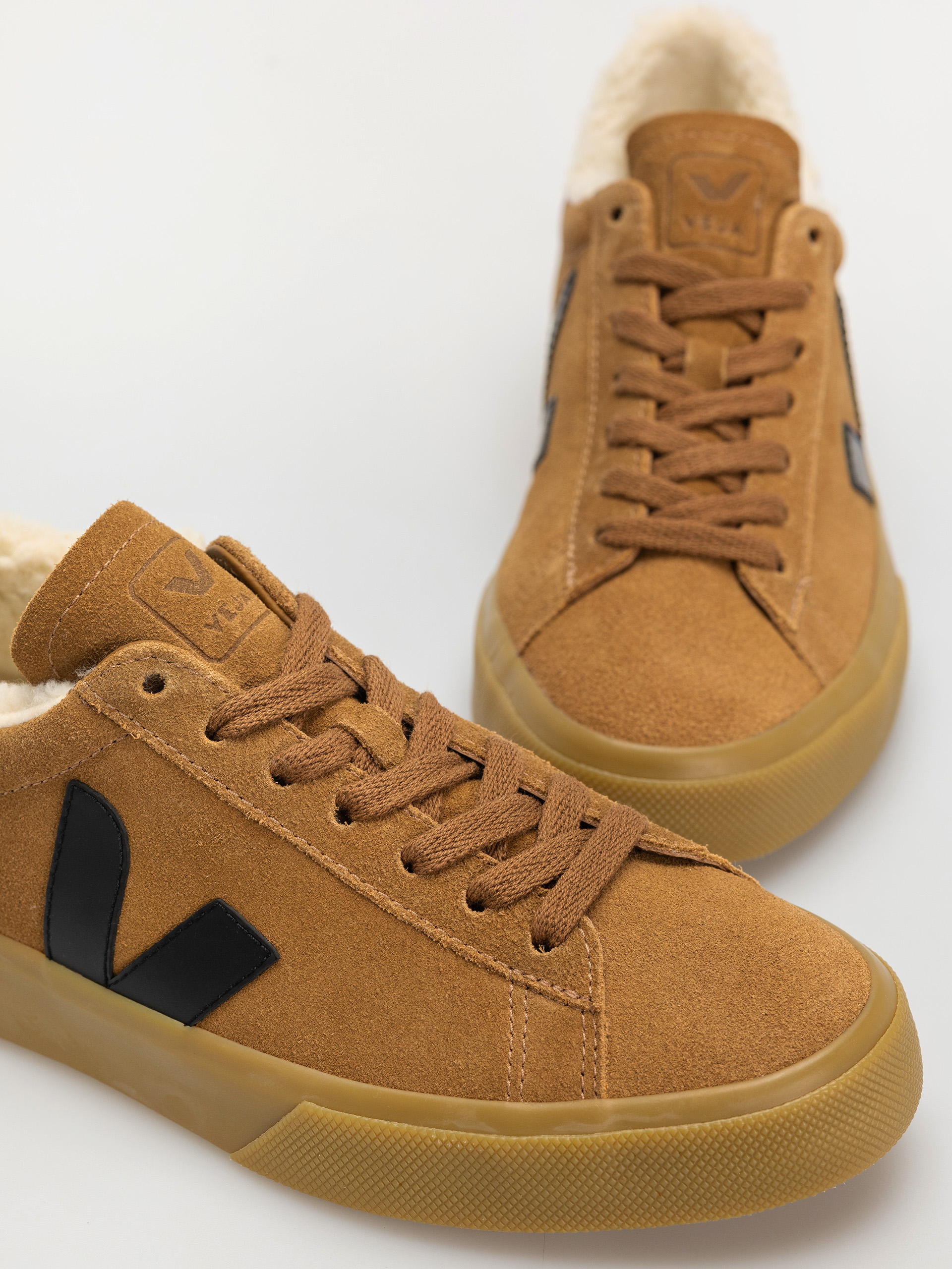 Veja Campo Winter Wmn Cipők (camel black natural)