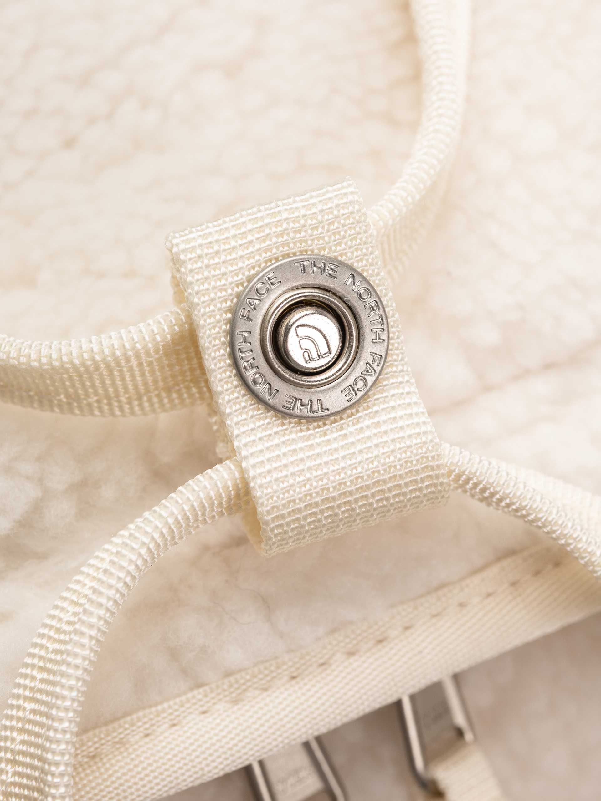 The North Face Base Camp High Pile Mini Bag Kézitáska (white dune/tnf white)