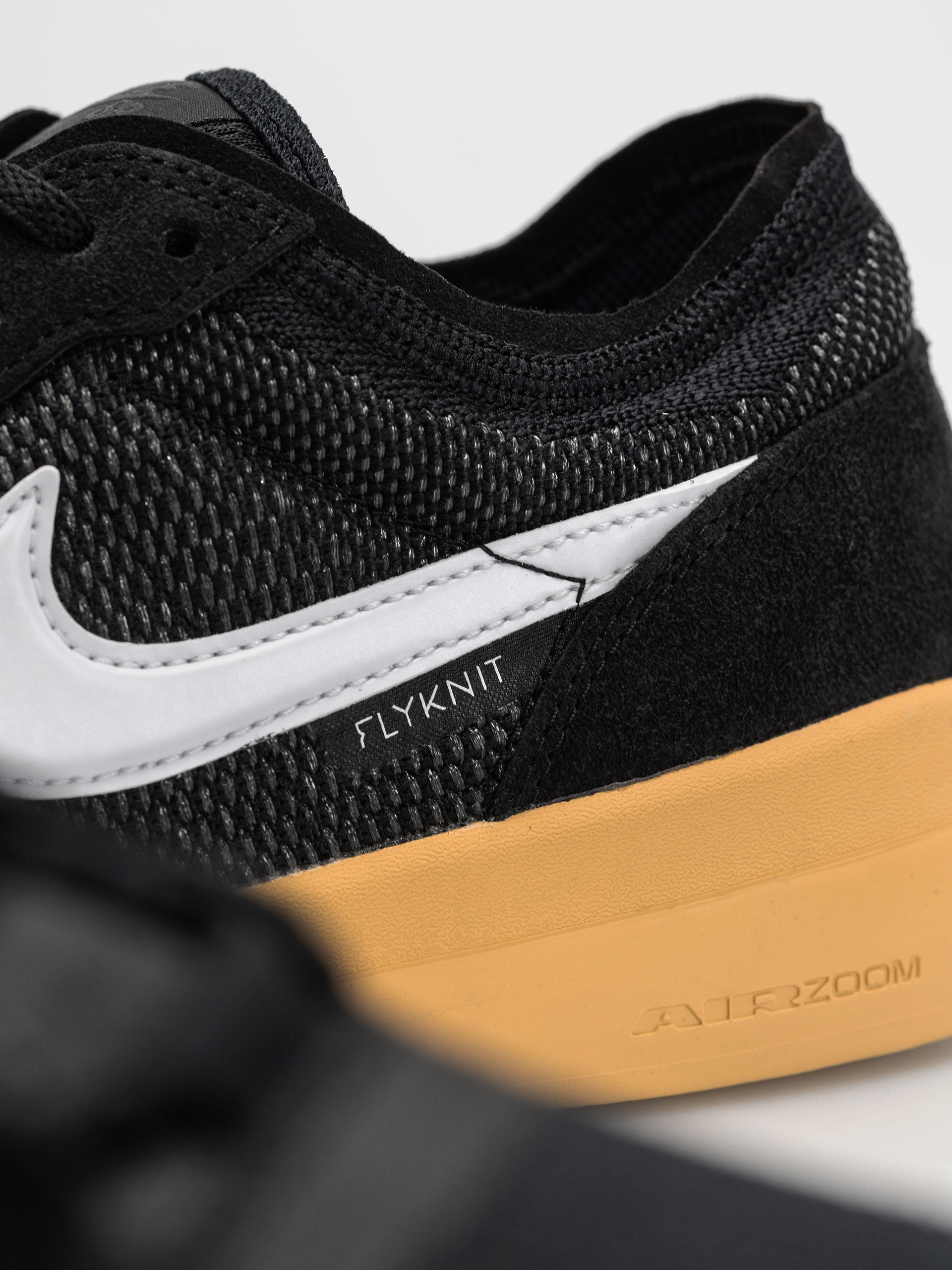 Nike SB Ps8 Cipők (black/white anthracite gum yellow)