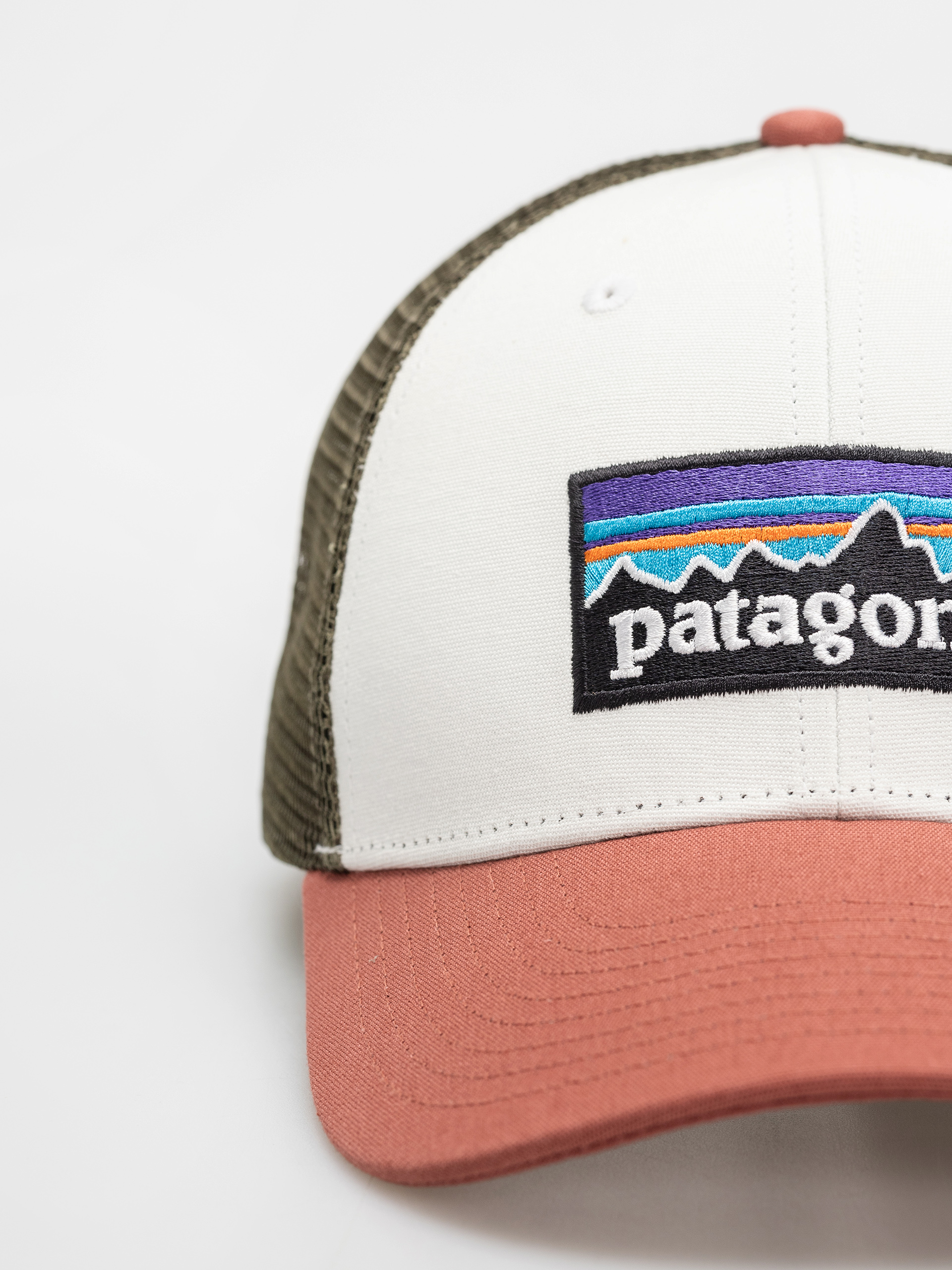 Patagonia P 6 Logo LoPro Trucker Baseball sapka (birch white)