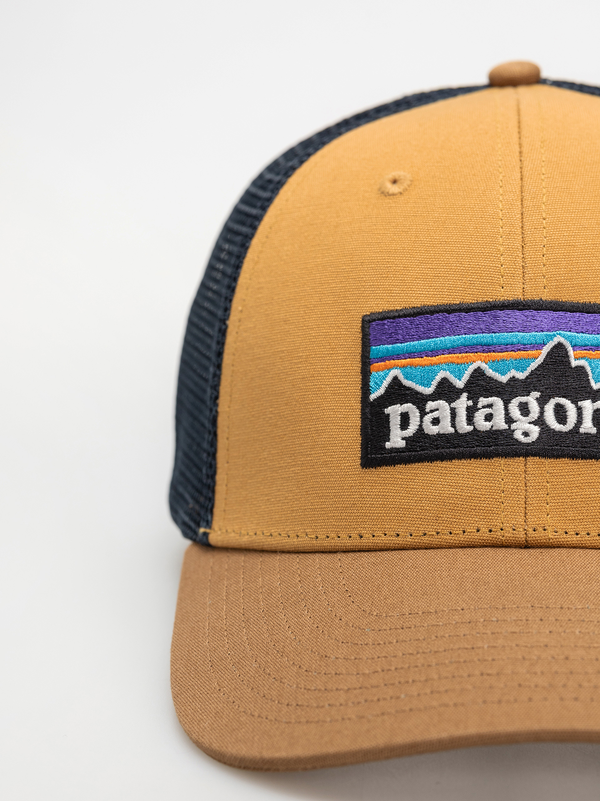 Patagonia P 6 Logo LoPro Trucker Baseball sapka (talon gold)