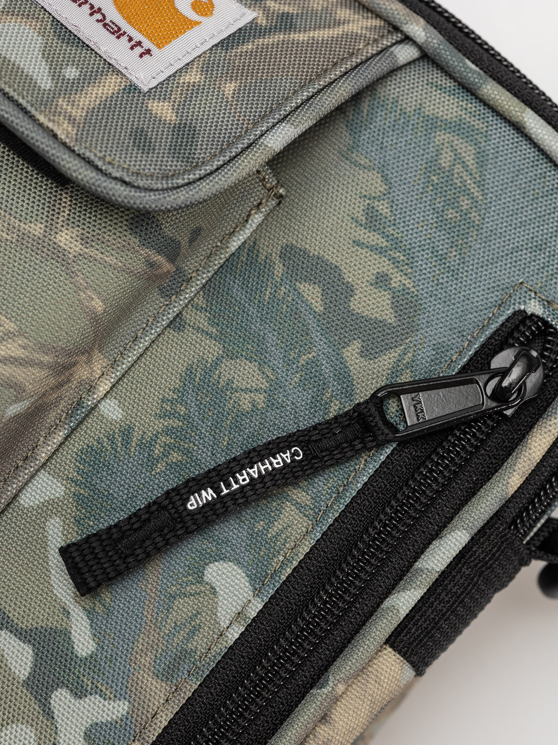 Carhartt WIP Essentials Táska (camo combi/green)