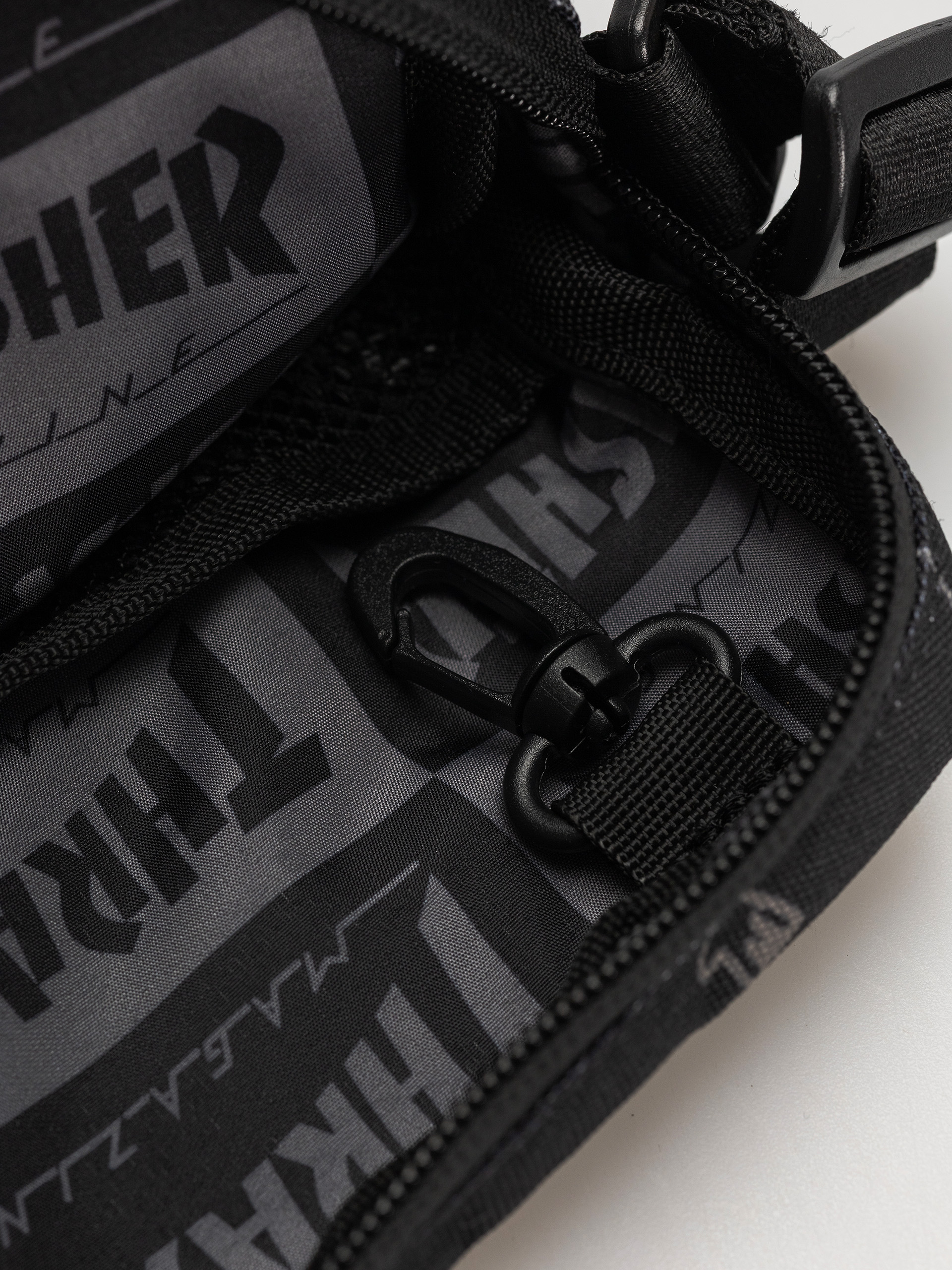 Herschel Supply Co. X Thrasher Gonz Heritage Crossbody Táska (black)