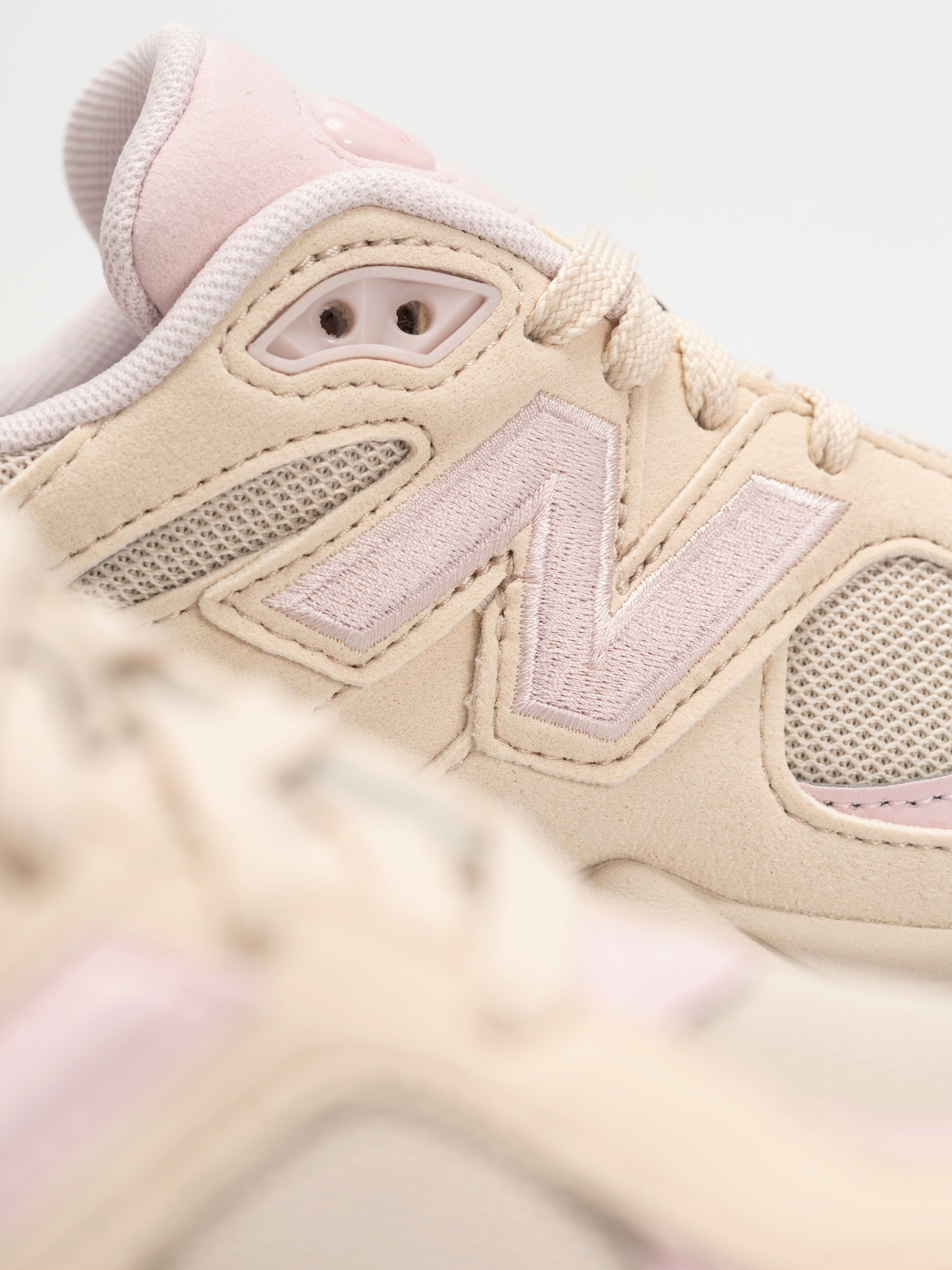 New Balance 9060 JR Cipők (bisque)