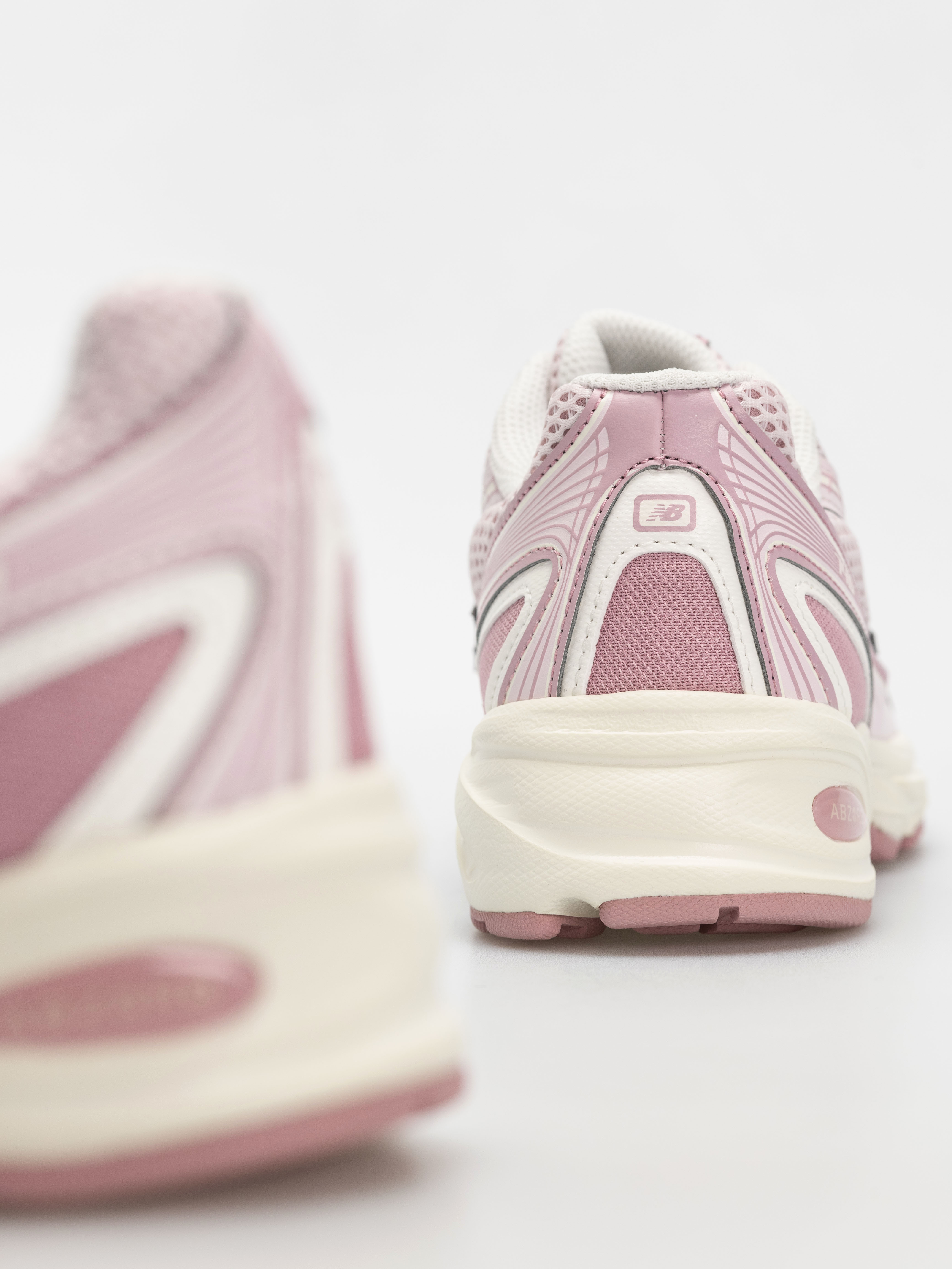 New Balance 740 Cipők (pink granite)