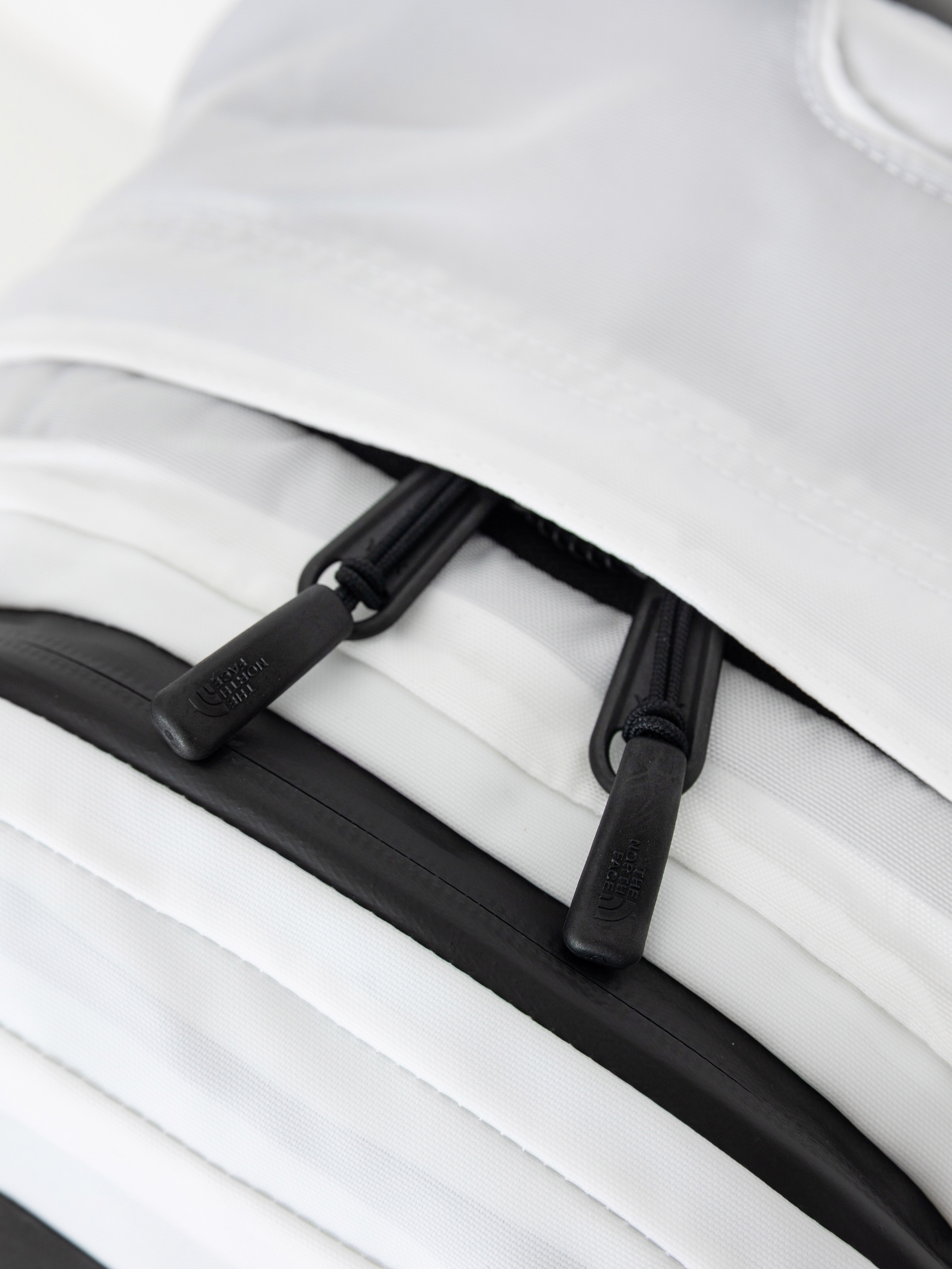 The North Face Hot Shot Base Camp Hátizsák (tnf white)