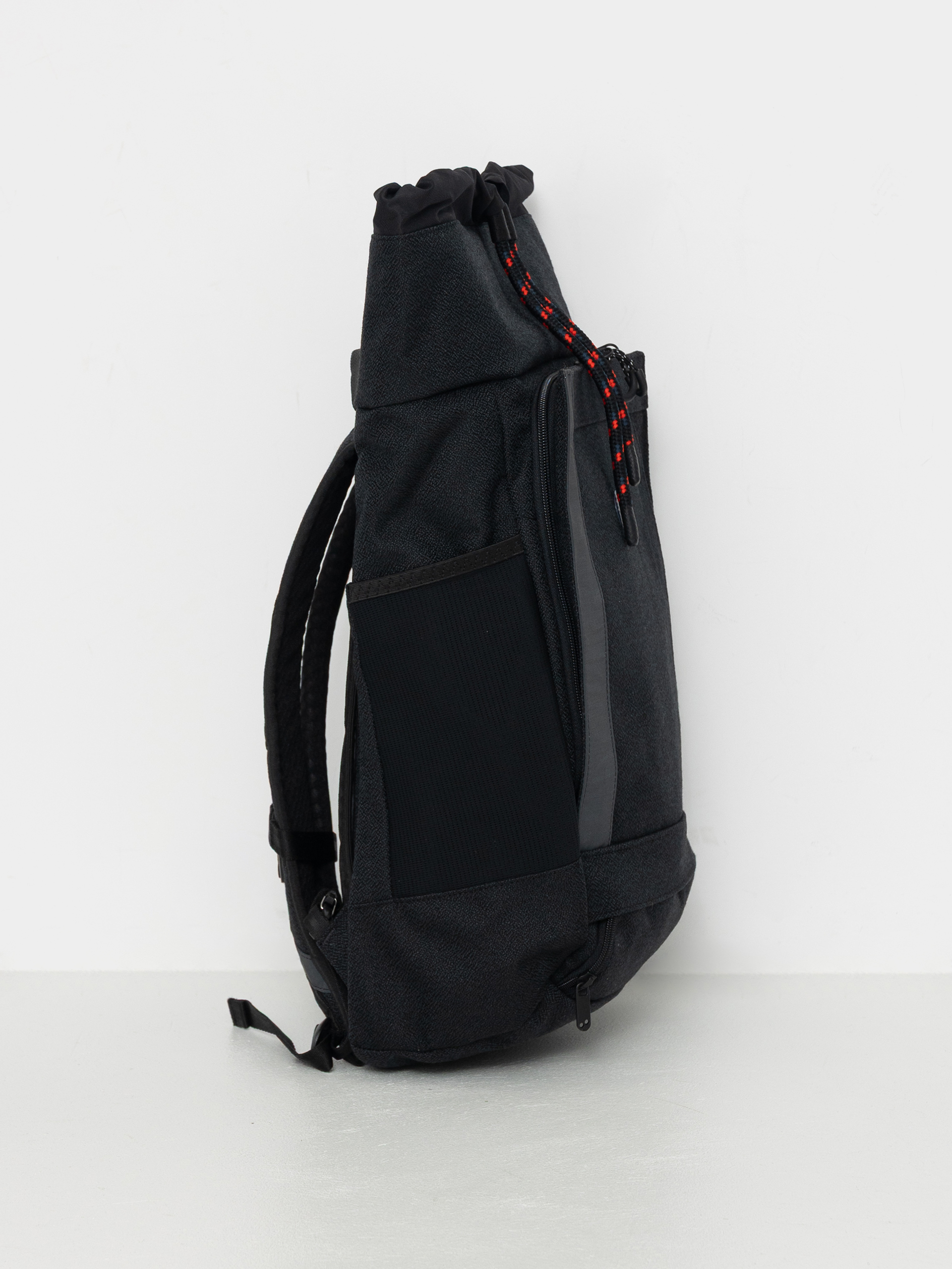 PinqPonq Blok Medium Heritage Hátizsák (licorice black)