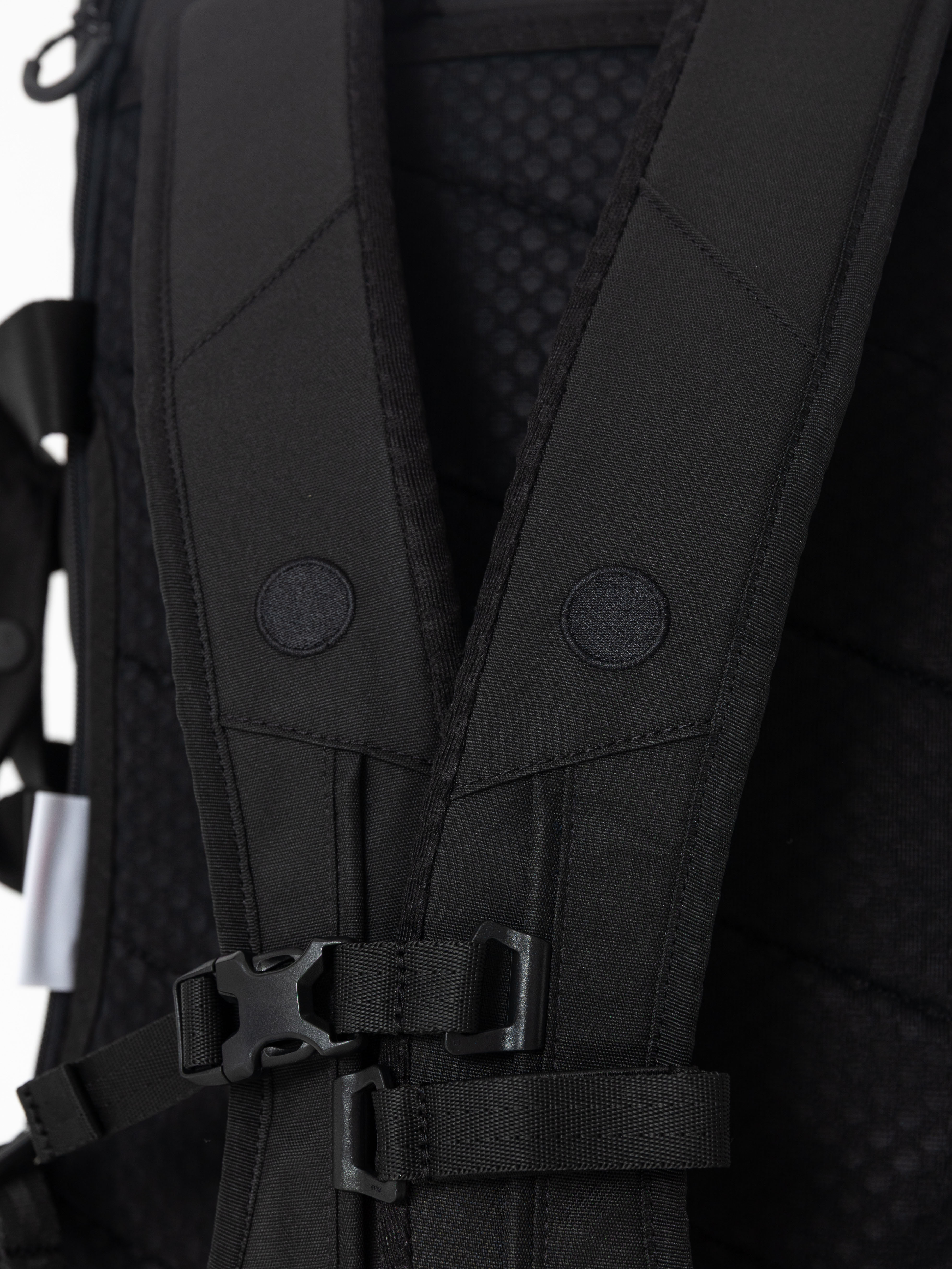 PinqPonq Blok Medium Hátizsák (rooted black)