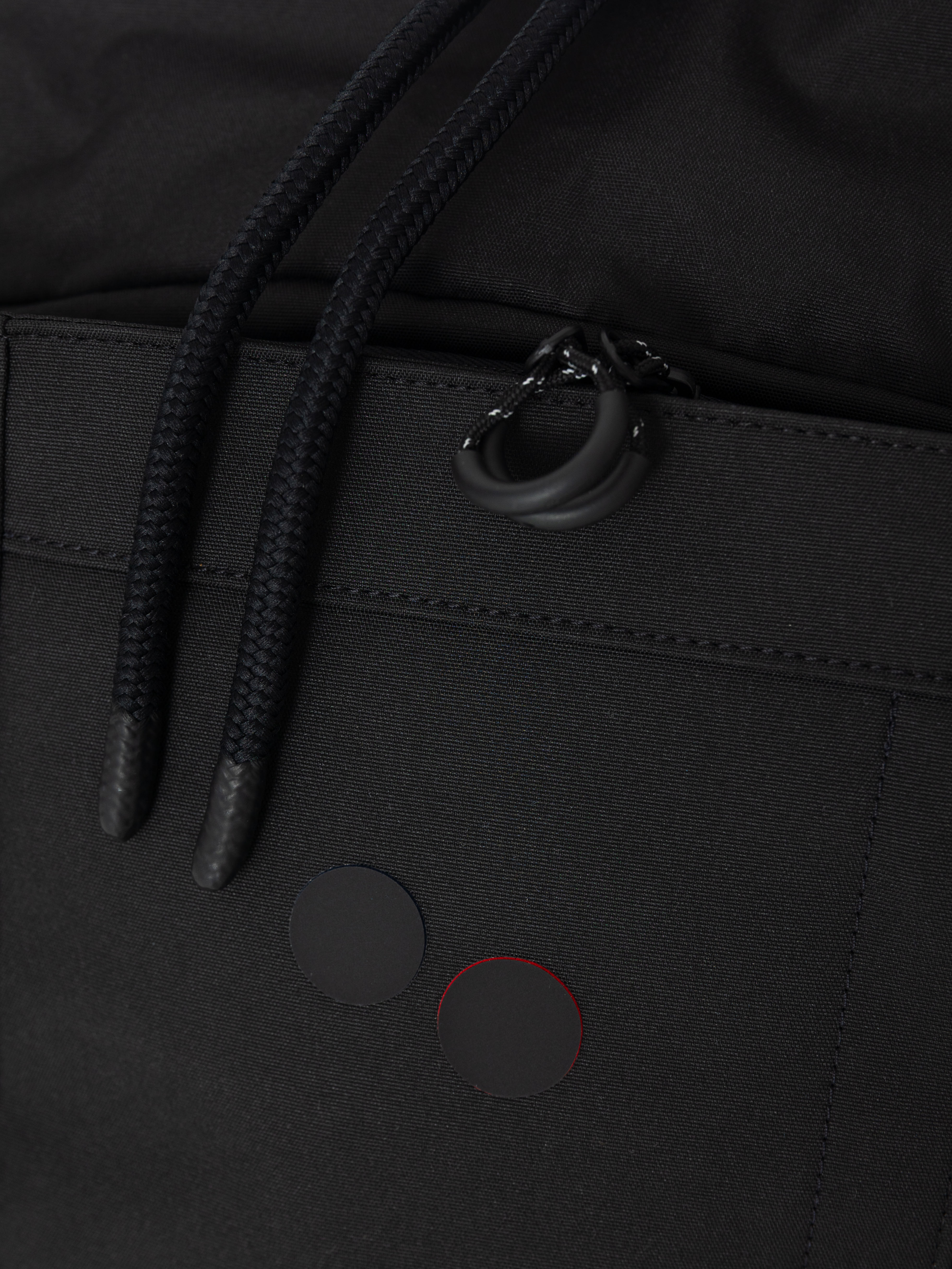 PinqPonq Blok Medium Hátizsák (rooted black)