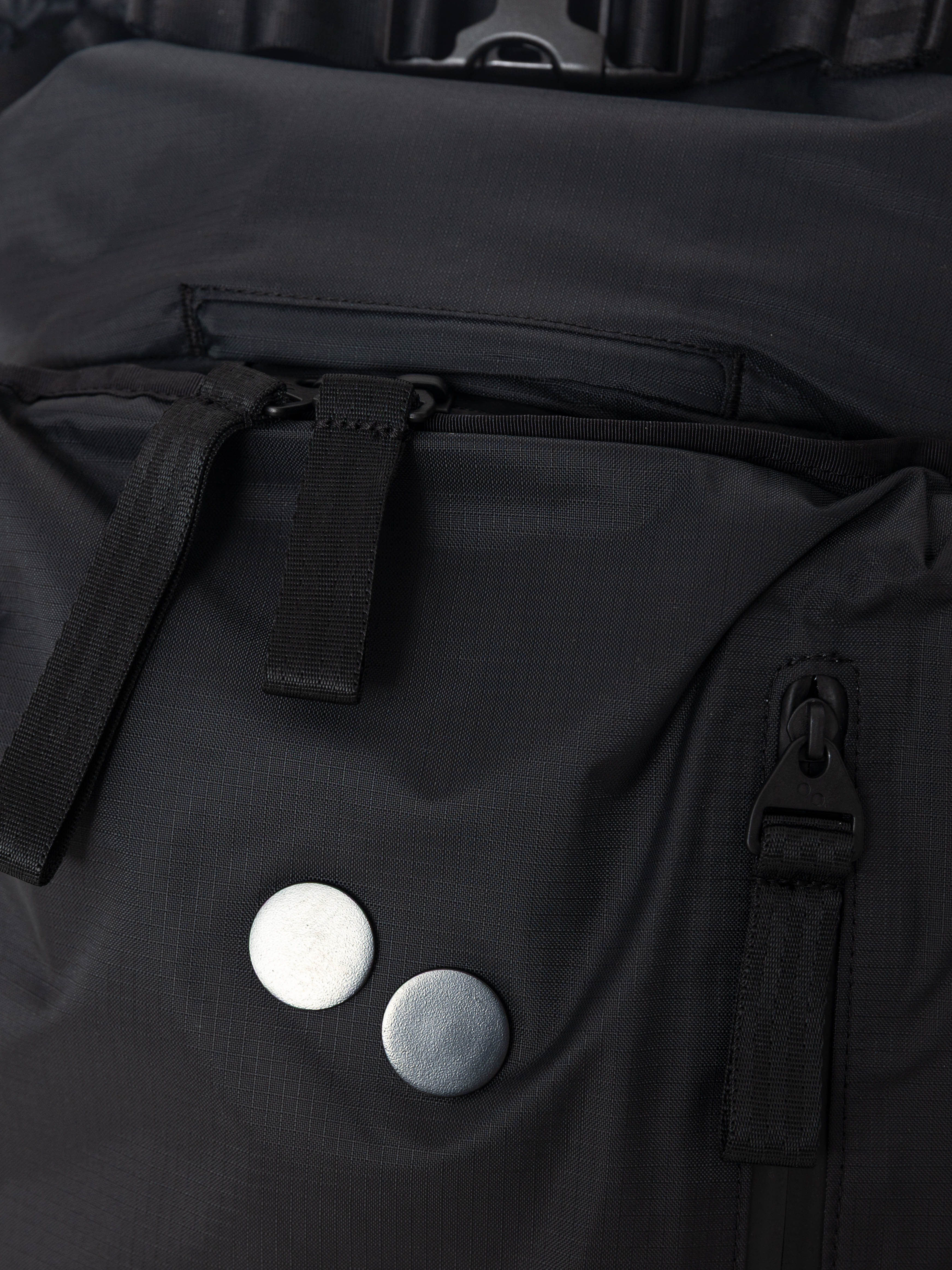 PinqPonq Komut Medium Hátizsák (pure black)