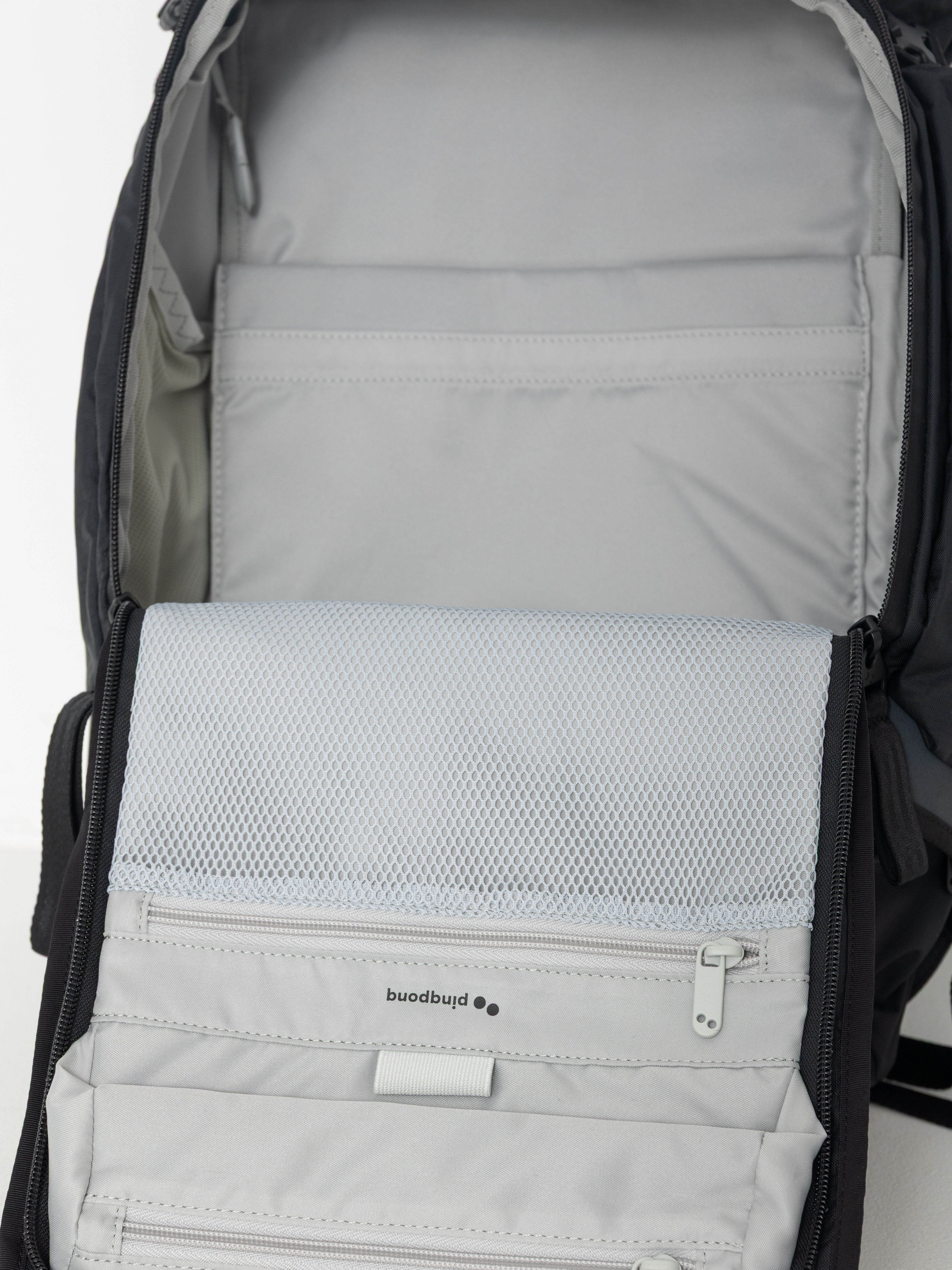 PinqPonq Komut Medium Hátizsák (pure black)