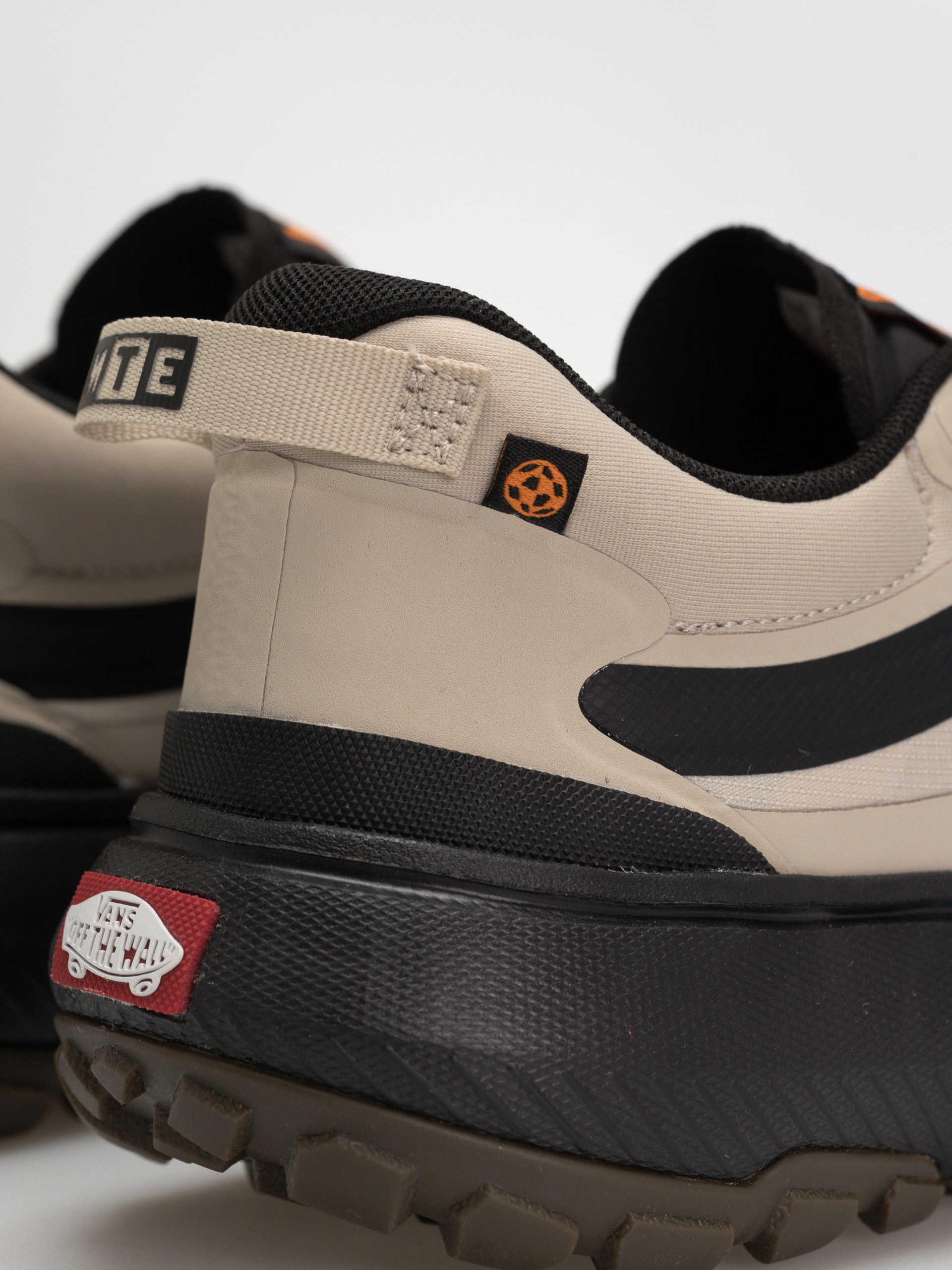 Vans Mte Crosspath Cipők (light brown)