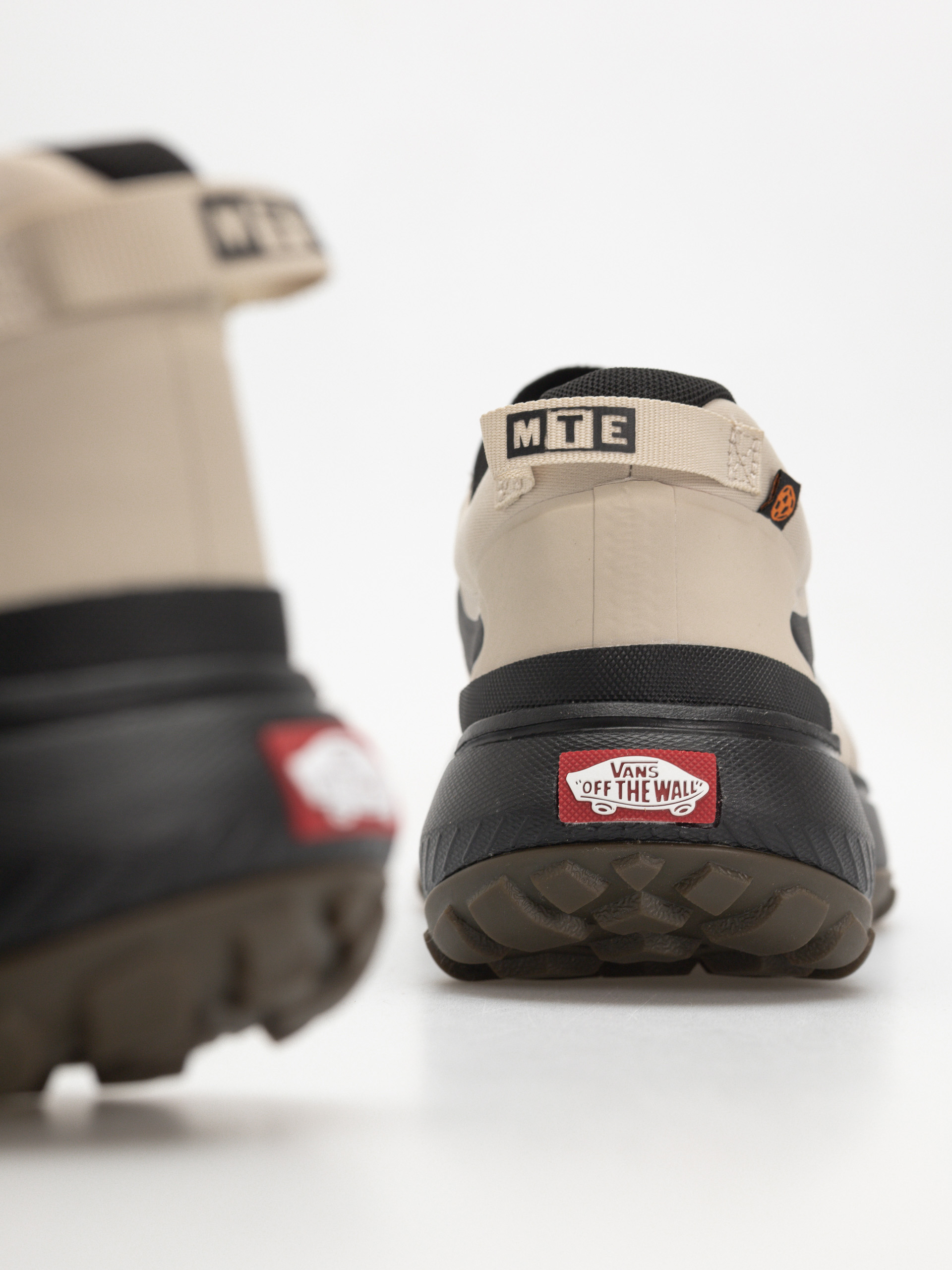 Vans Mte Crosspath Cipők (light brown)