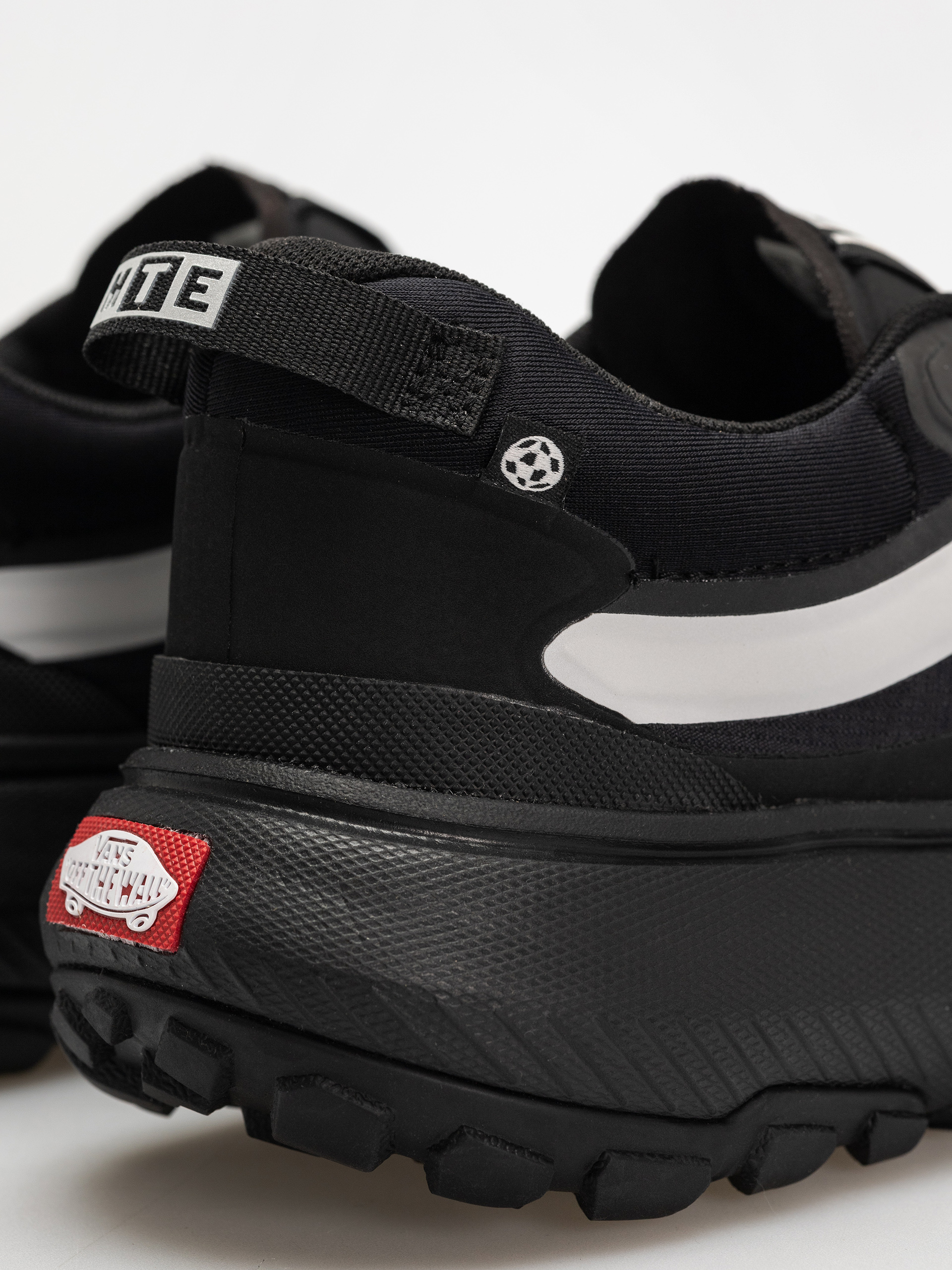 Vans Mte Crosspath Cipők (reflective black)