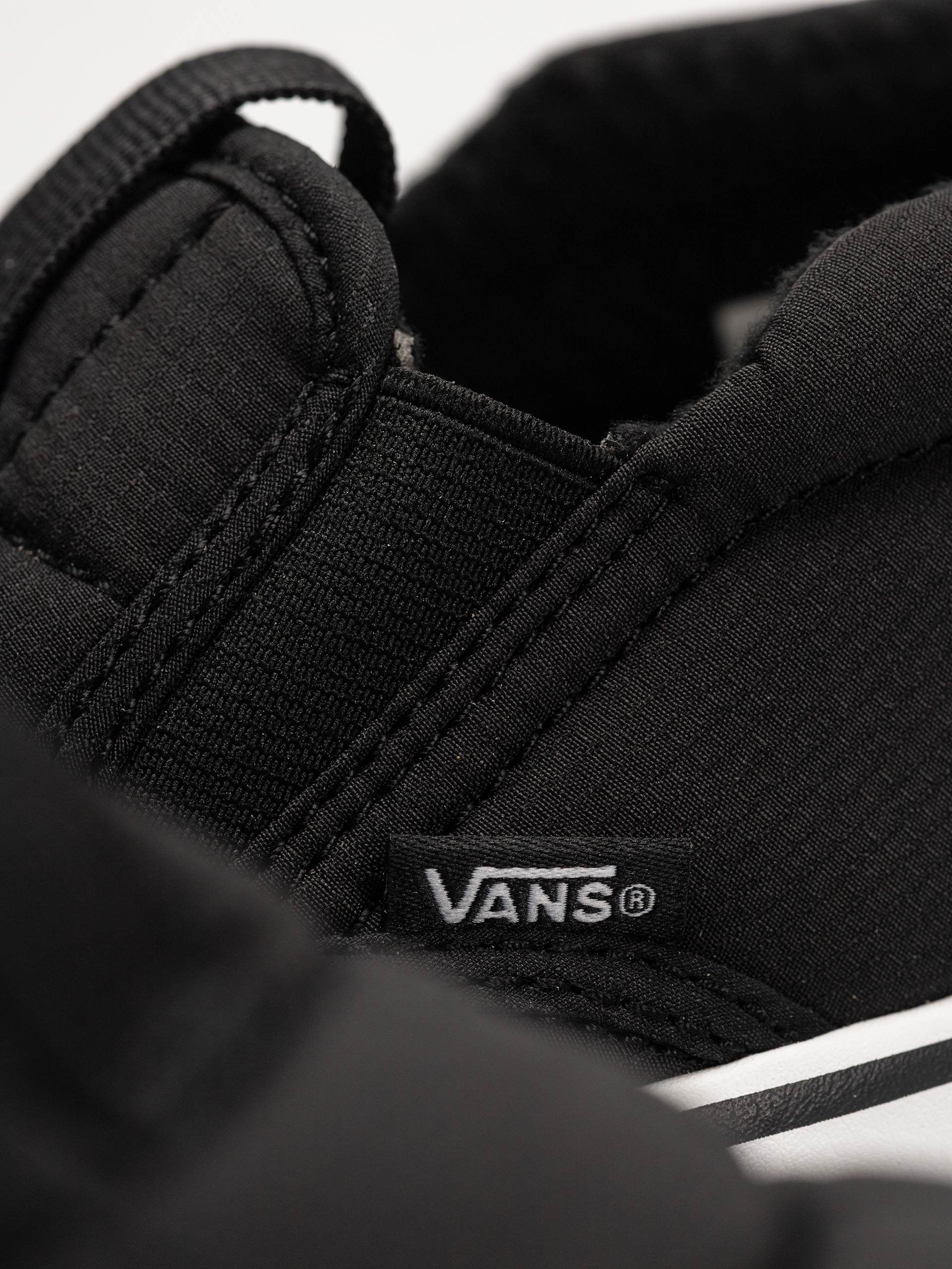 Vans Mte Snow Lodge Slipper Mid Cipők (quilted black)