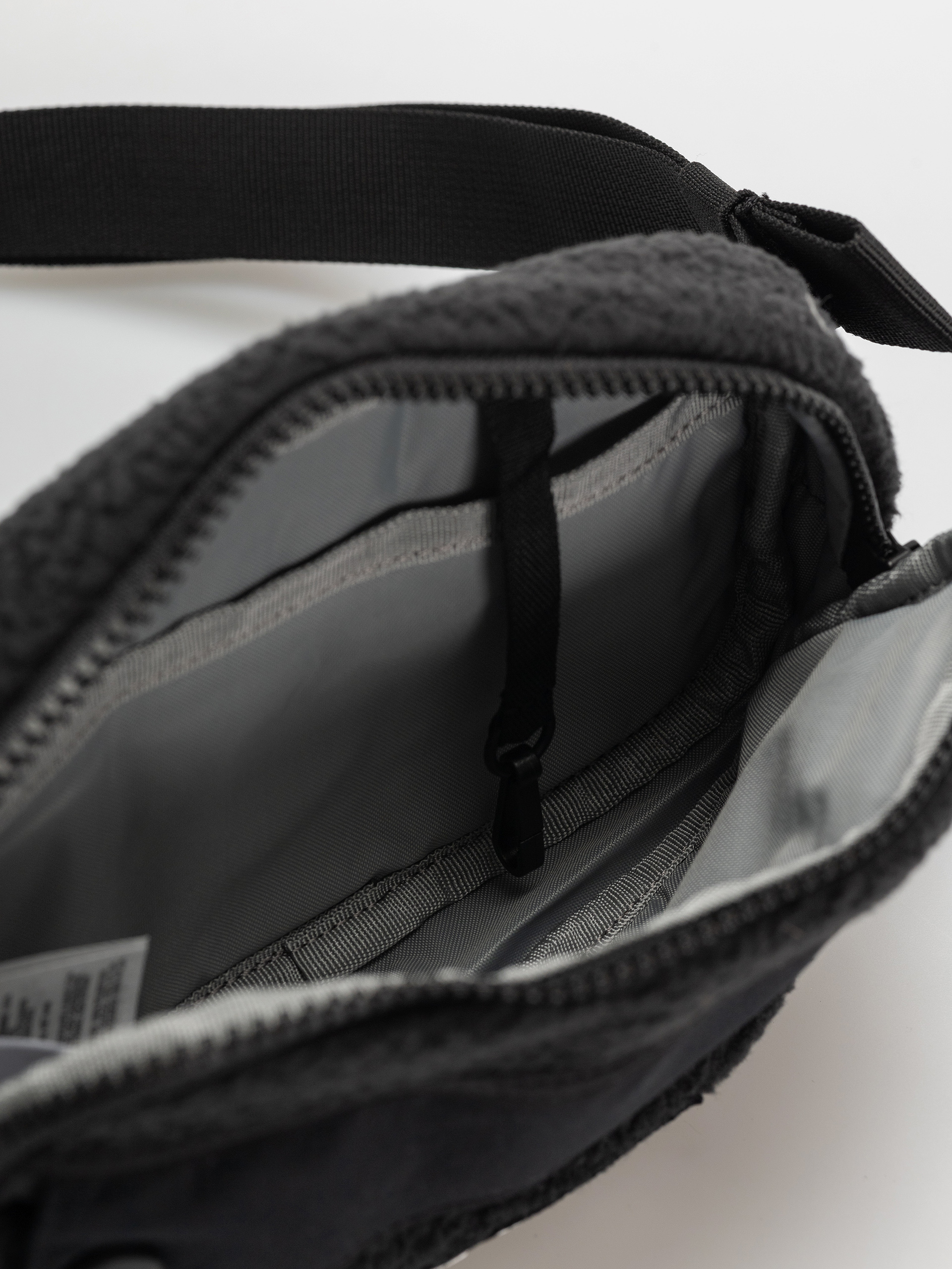 Övtáska Columbia Helvetia II (black)