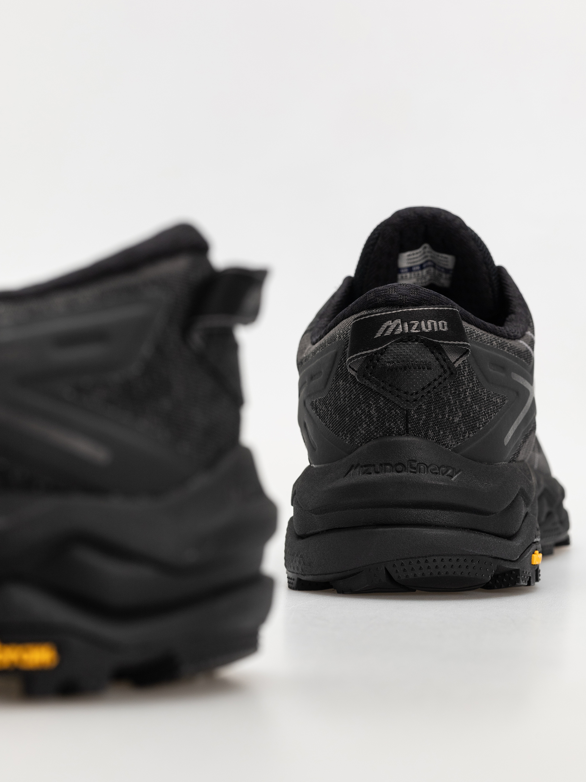 Cipők Mizuno Wave Mujin LS GTX (black/quiet shade/black sand)