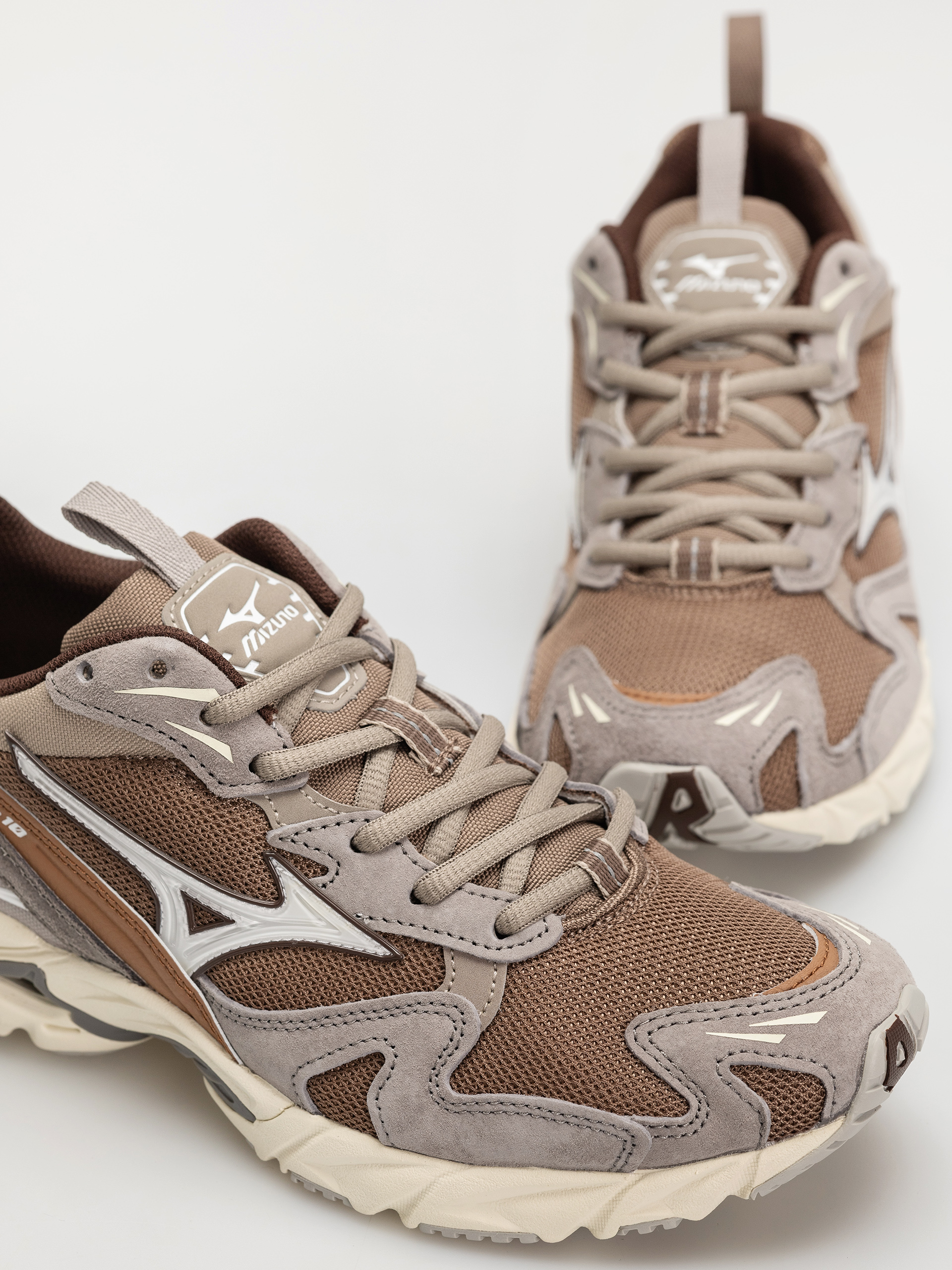 Cipők Mizuno Wave Rider 10 (fossil/white/thrush)