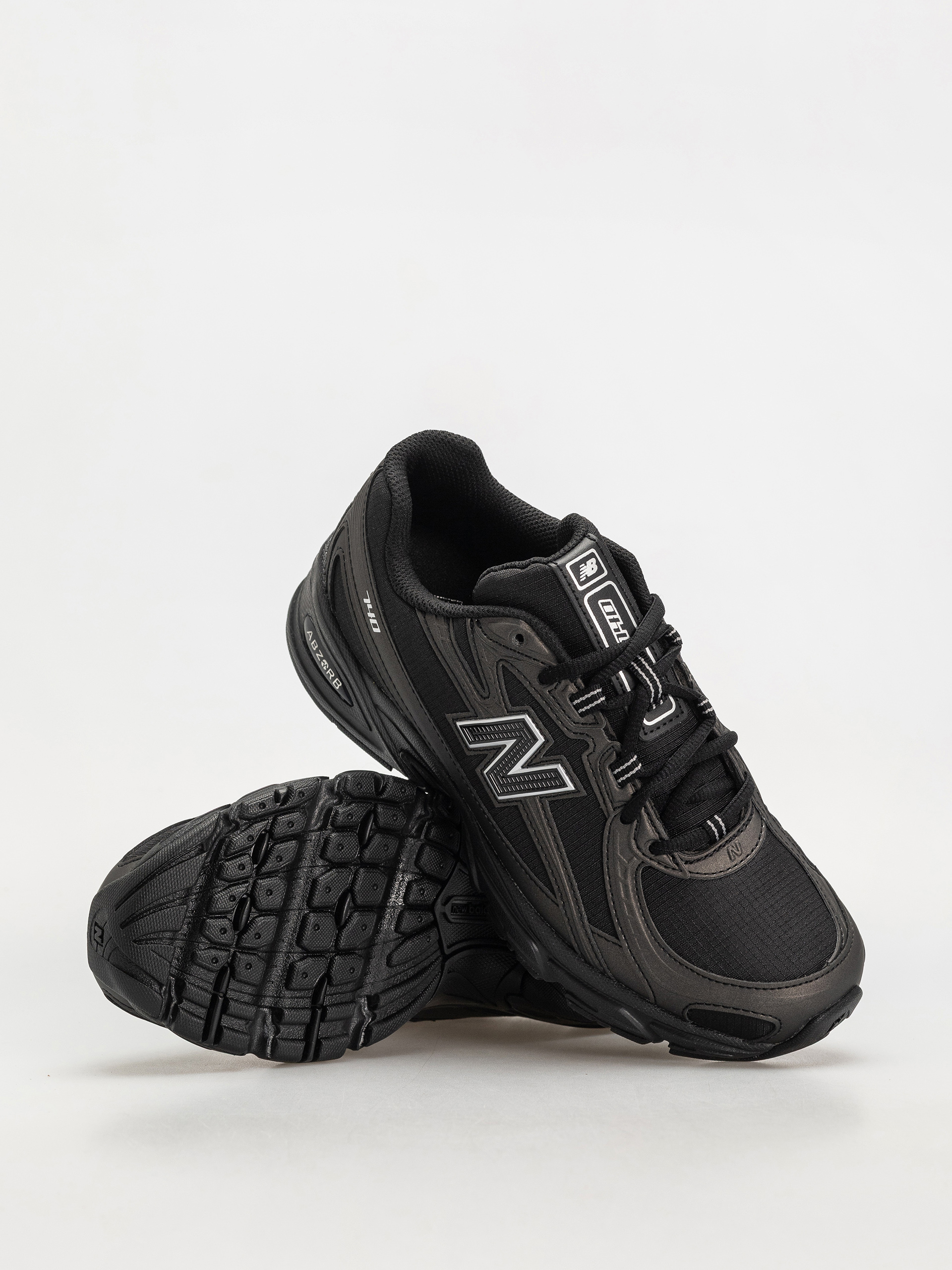 New Balance 740 Cipők (black)