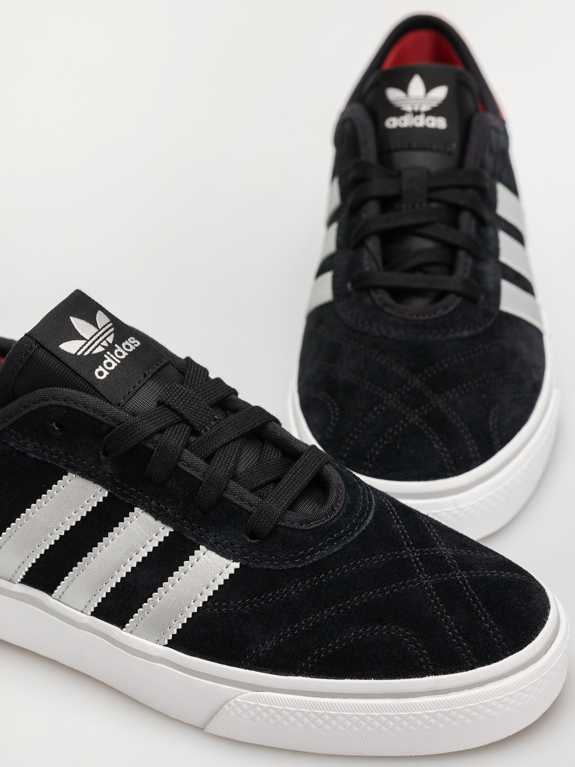 Cipők adidas Adi Ease (cblack/silvmt/betsca)