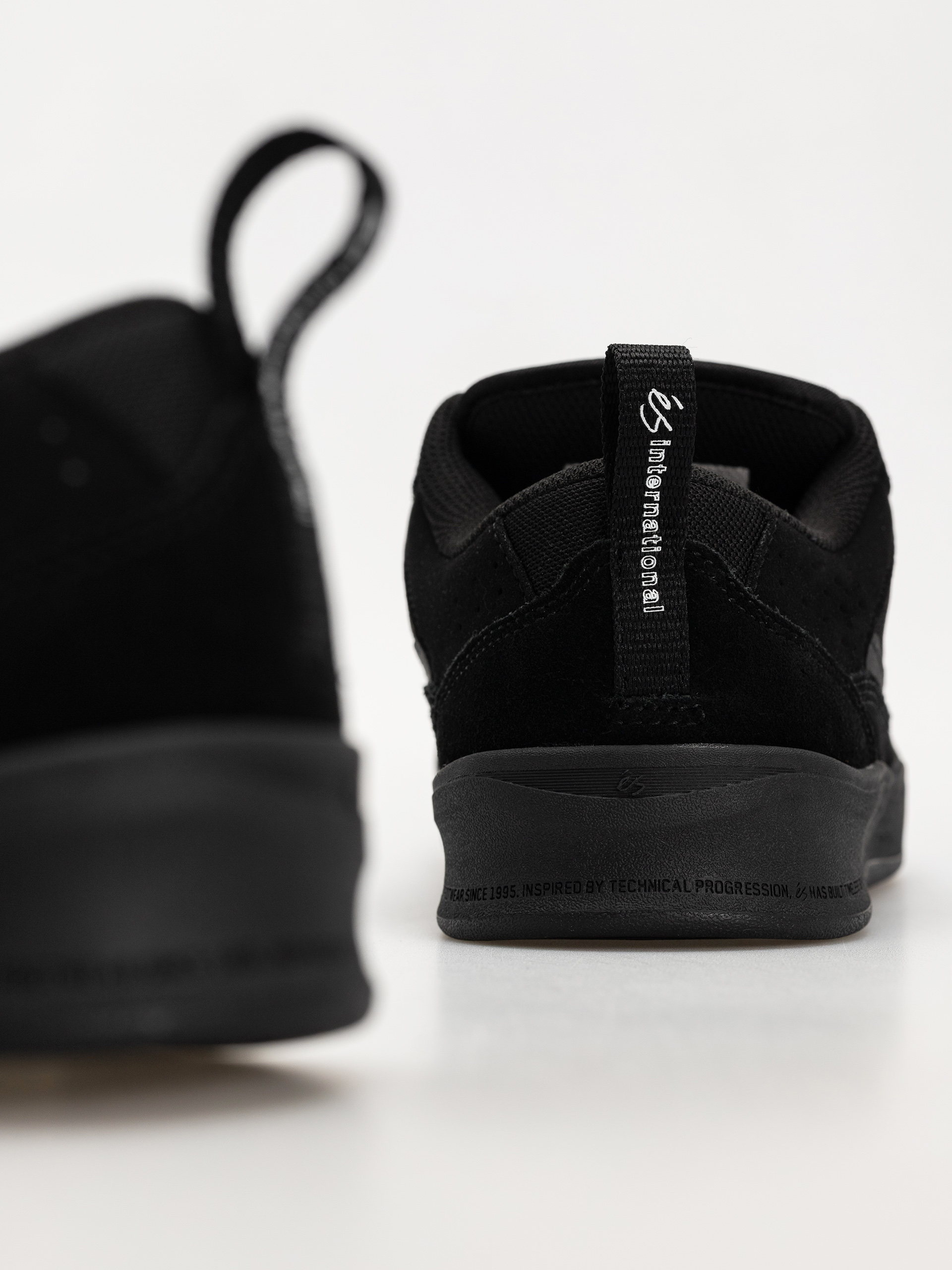 eS Swift 2.0 Cipők (black/black)