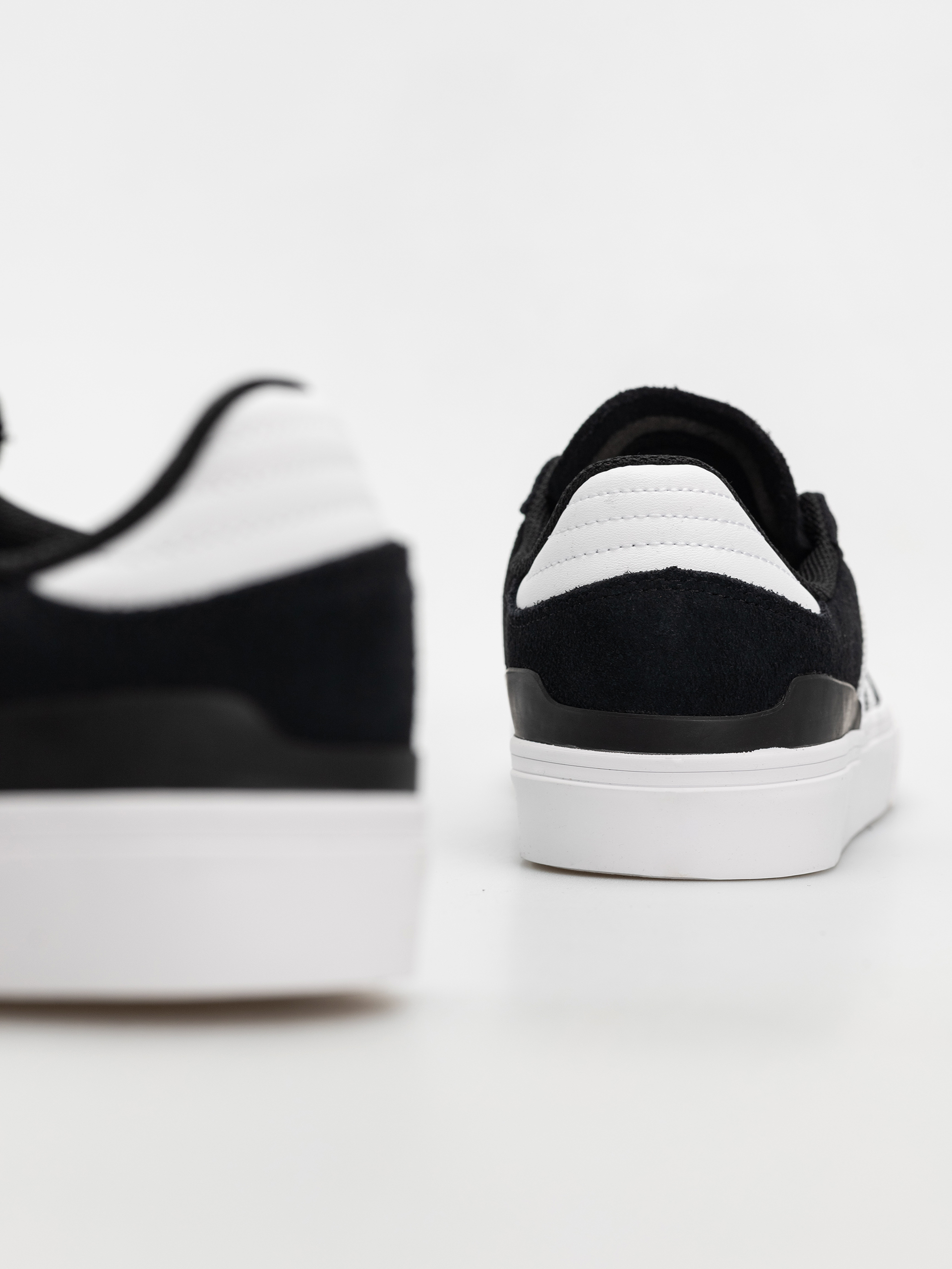 adidas Busenitz Vulc II Cipők (cblack/ftwwht/gum4)