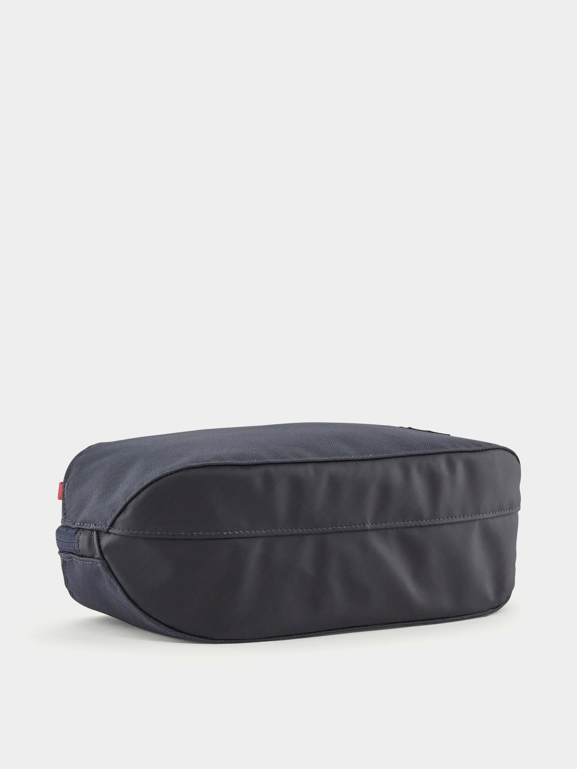 Kozmetikai táska Patagonia Black Hole Cube 3L (smolder blue w/amanita red)