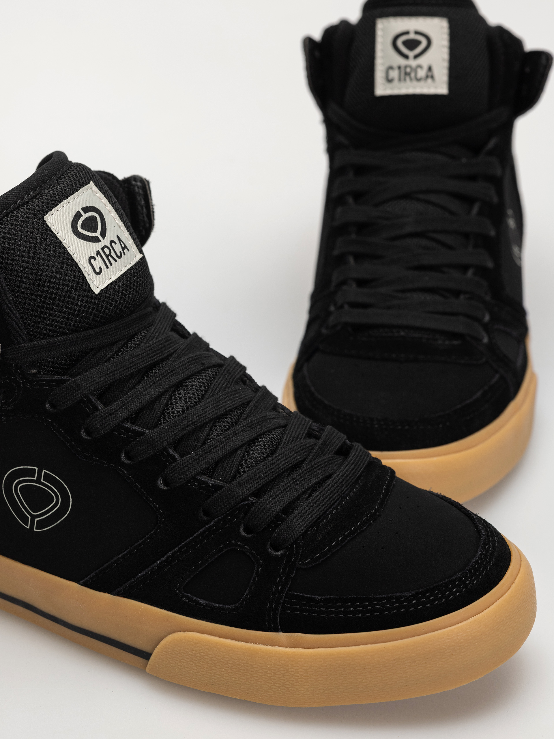 Circa 99 Vulc Hi Cipők (black/gum/suede/mesh)