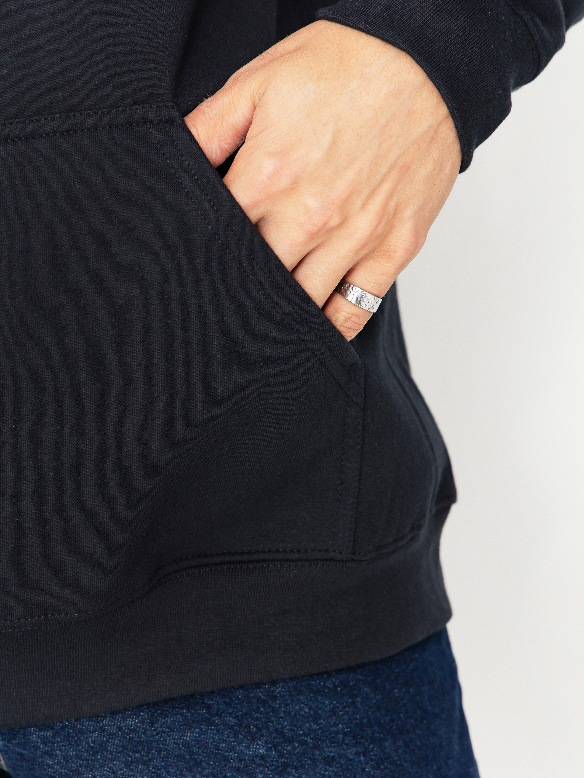 Kapucnis pulóver Emerica Triangle HD (black/gold)