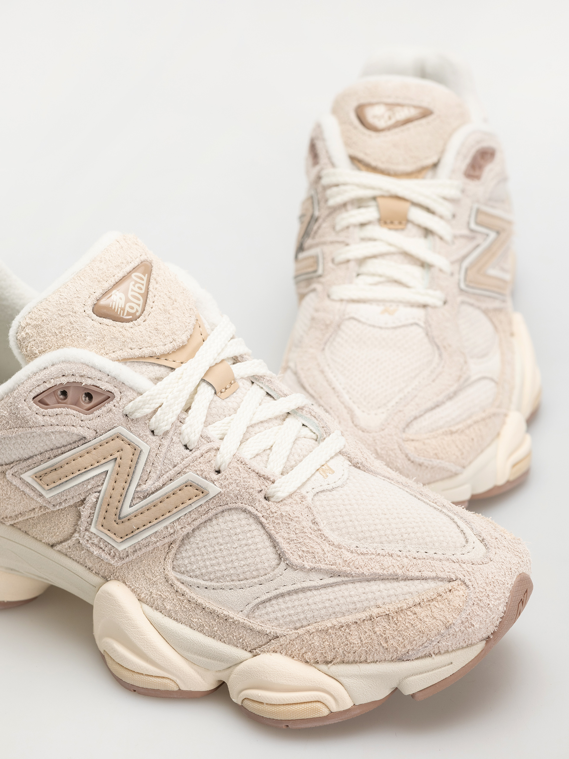 New Balance 9060 Cipők (bisque)