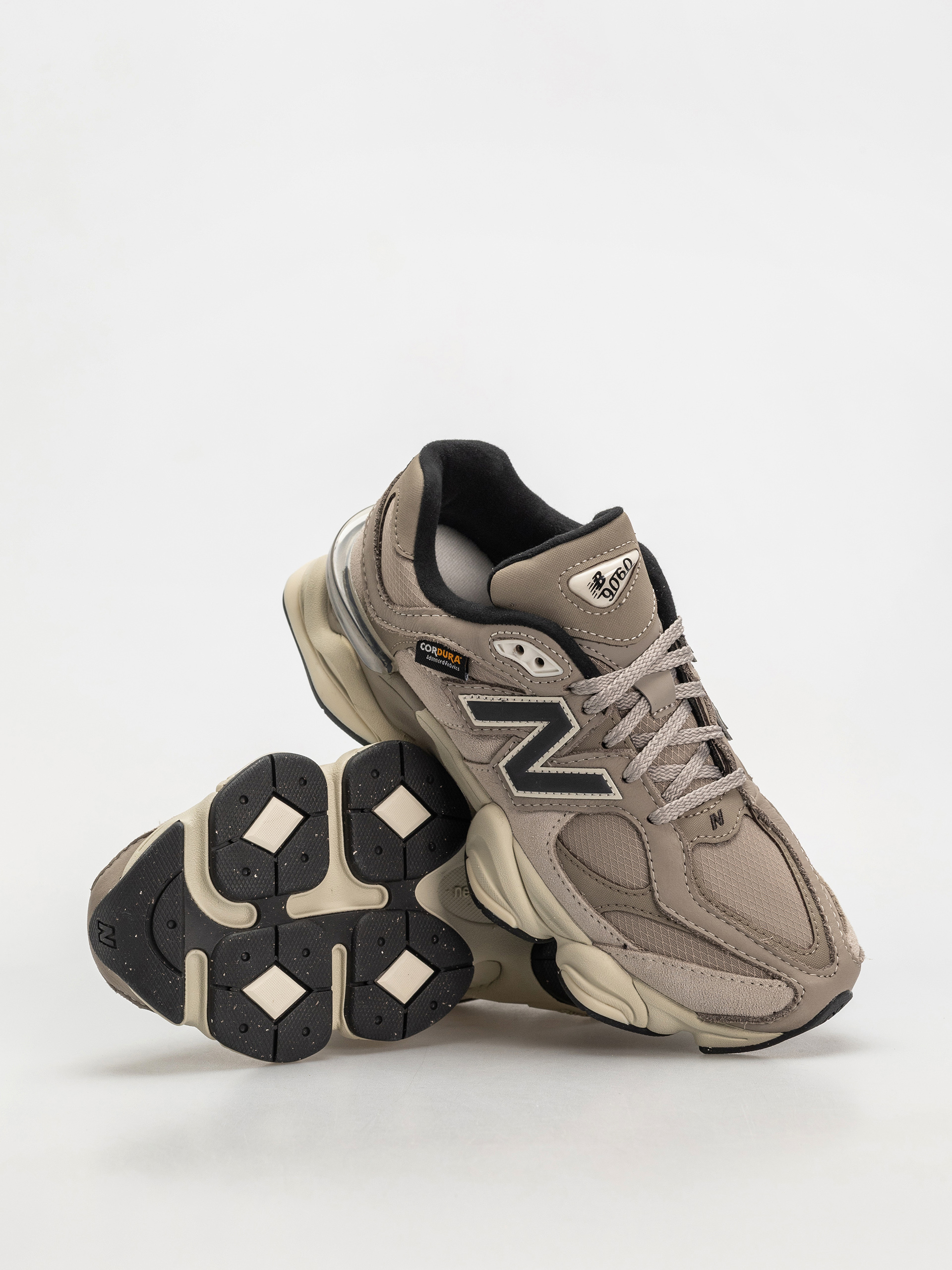 New Balance 9060 Cipők (arid stone)