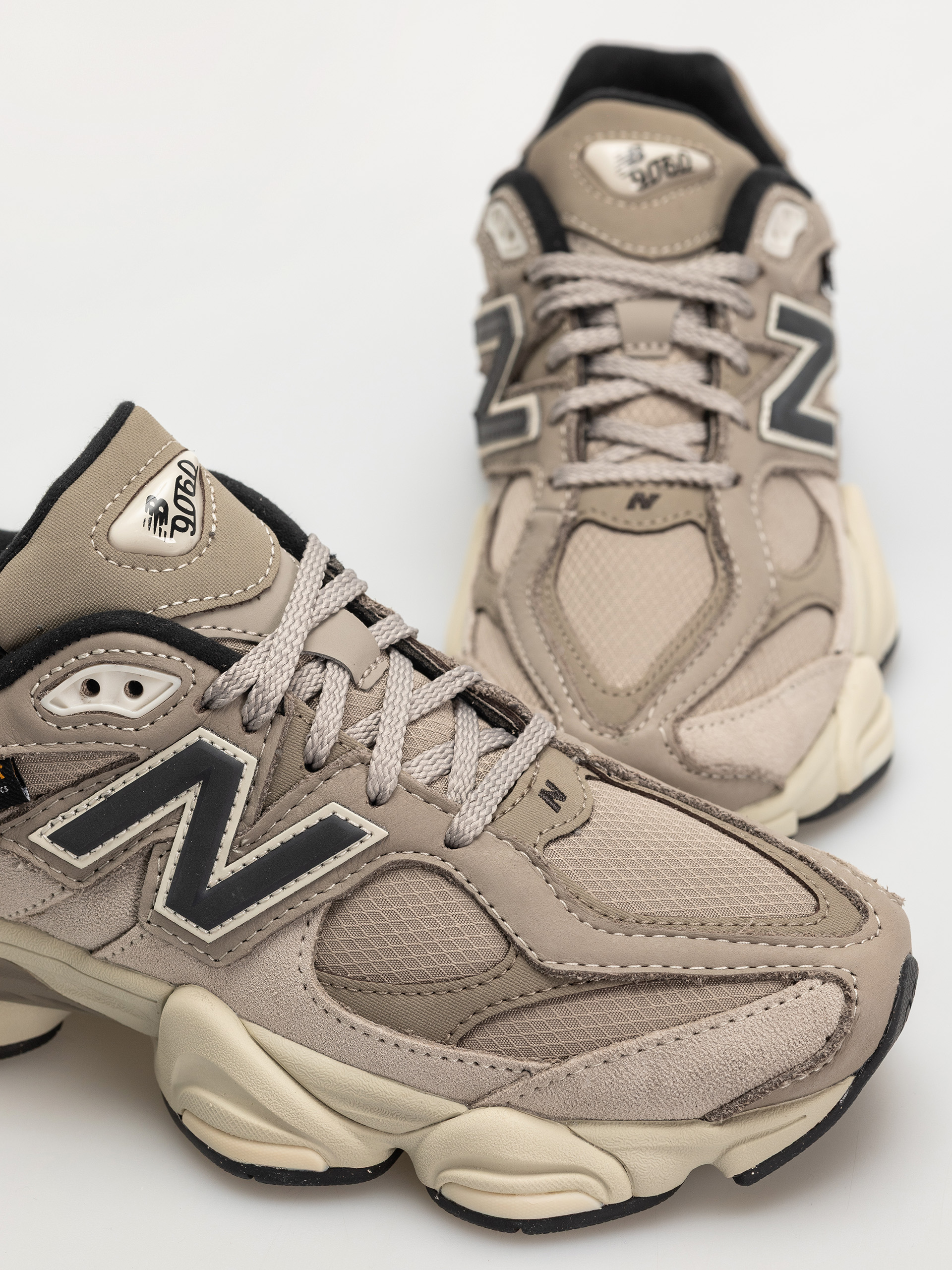New Balance 9060 Cipők (arid stone)