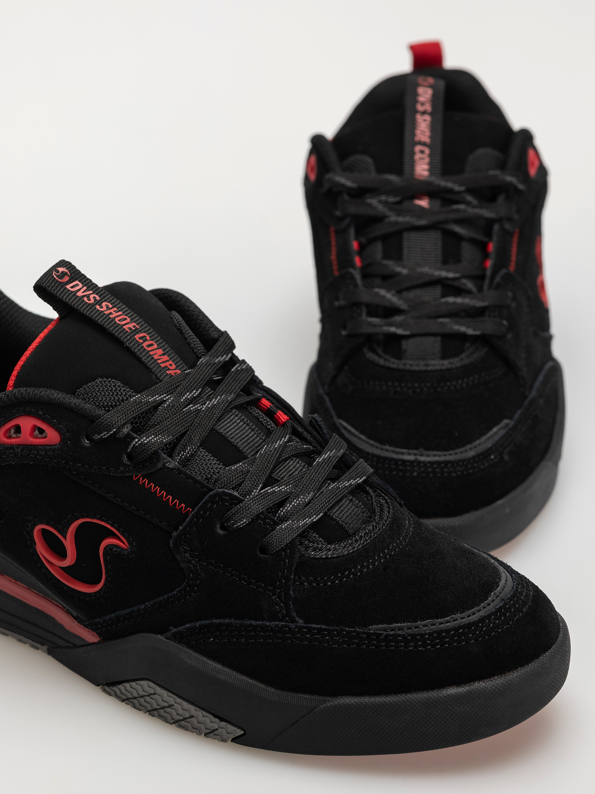 DVS Slot Cipők (blk/blk/red)