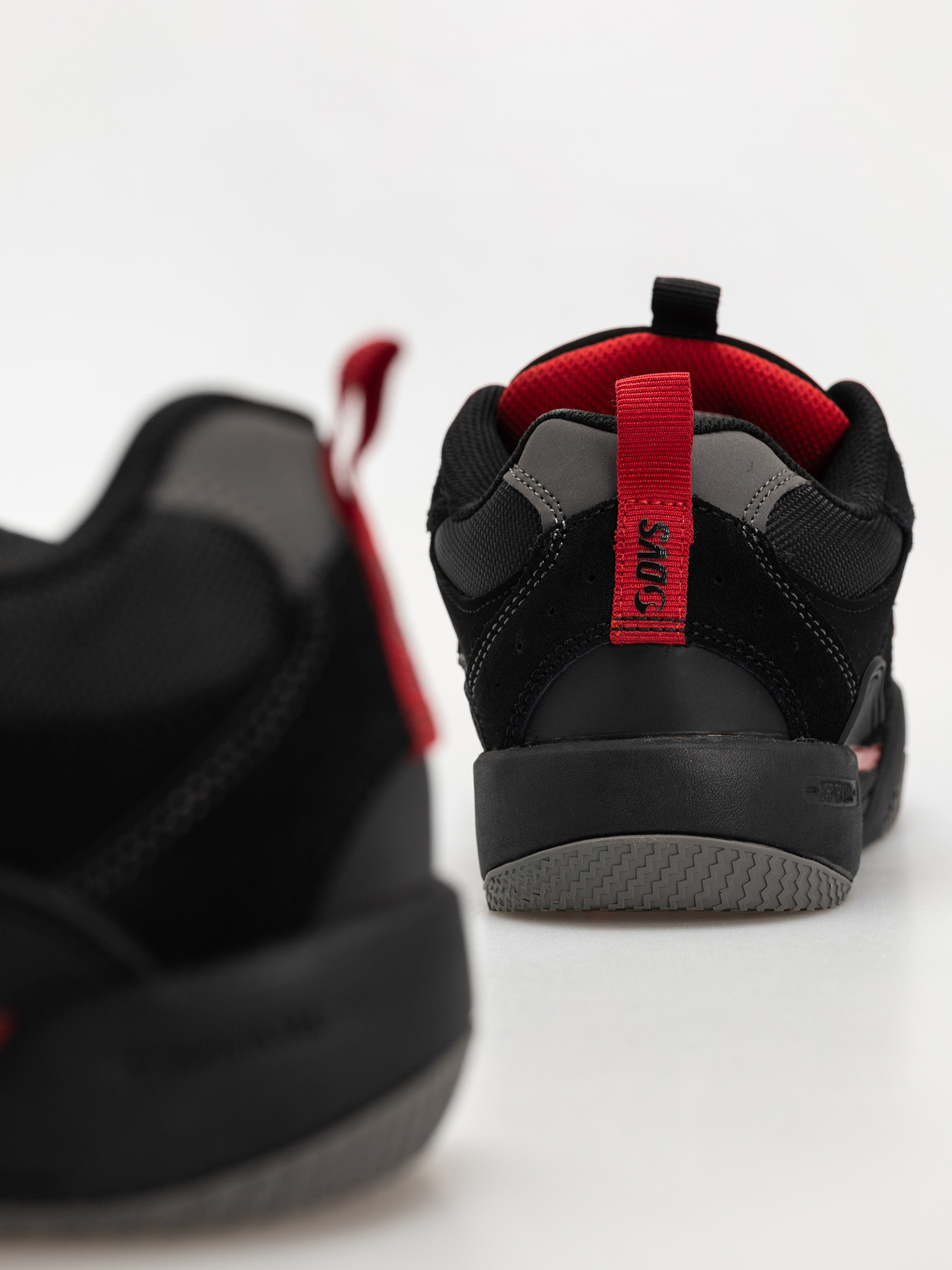 DVS Slot Cipők (blk/blk/red)