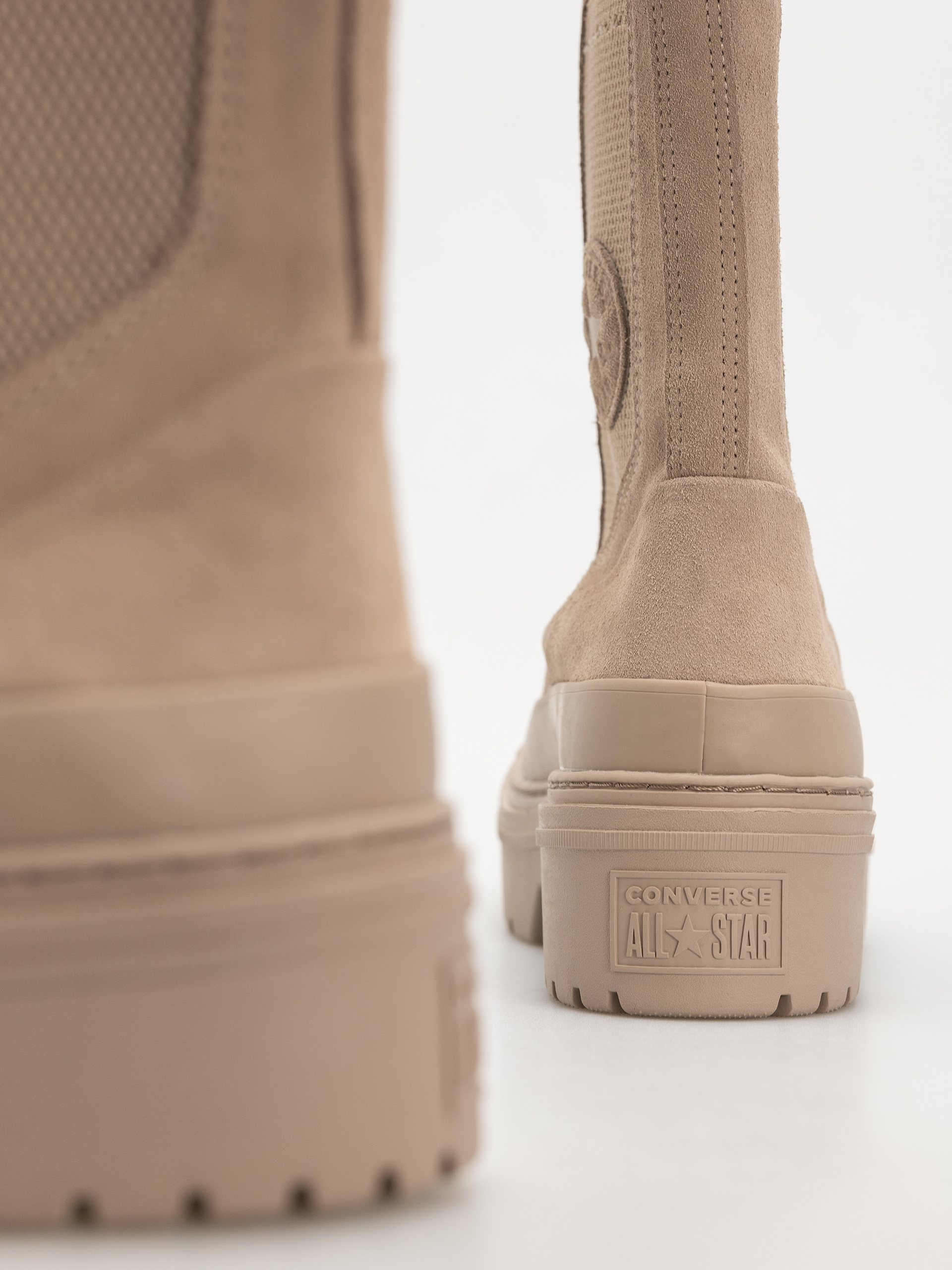 Converse Chuck Taylor All Star Lugged Heel Chelsea Wmn Cipők (sand/chocolate)