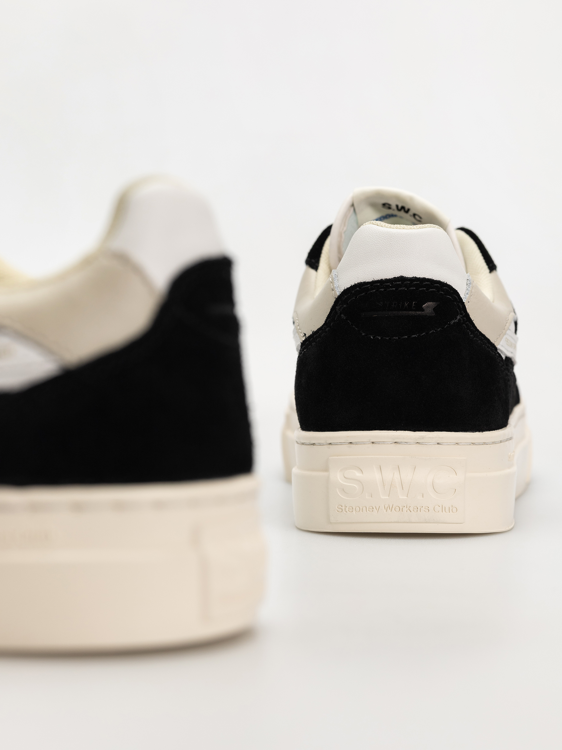 Stepney Workers Club Pearl S-Strike Cipők (suede leather black white)