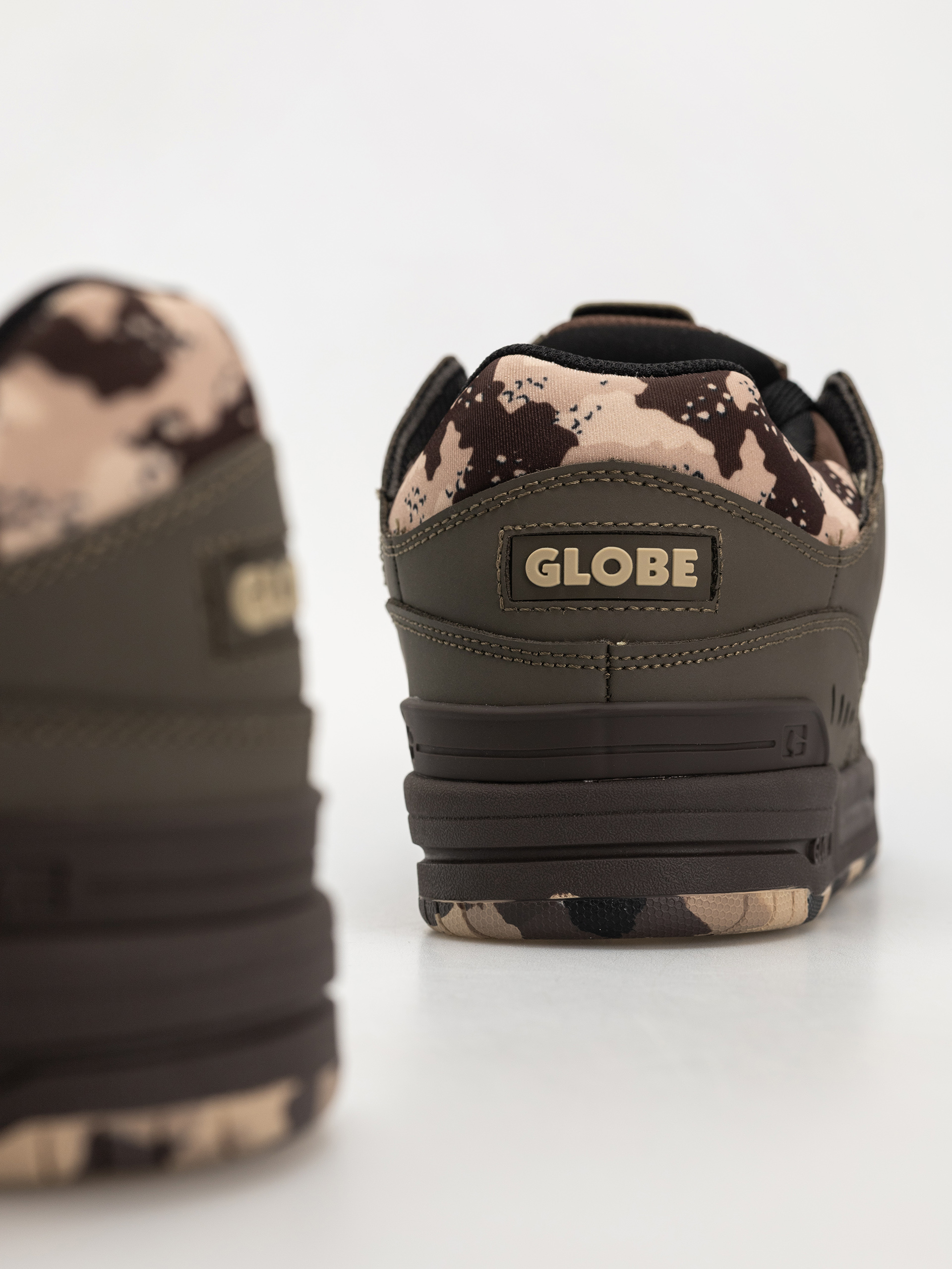 Globe Fusion Cipők (mud/camo)