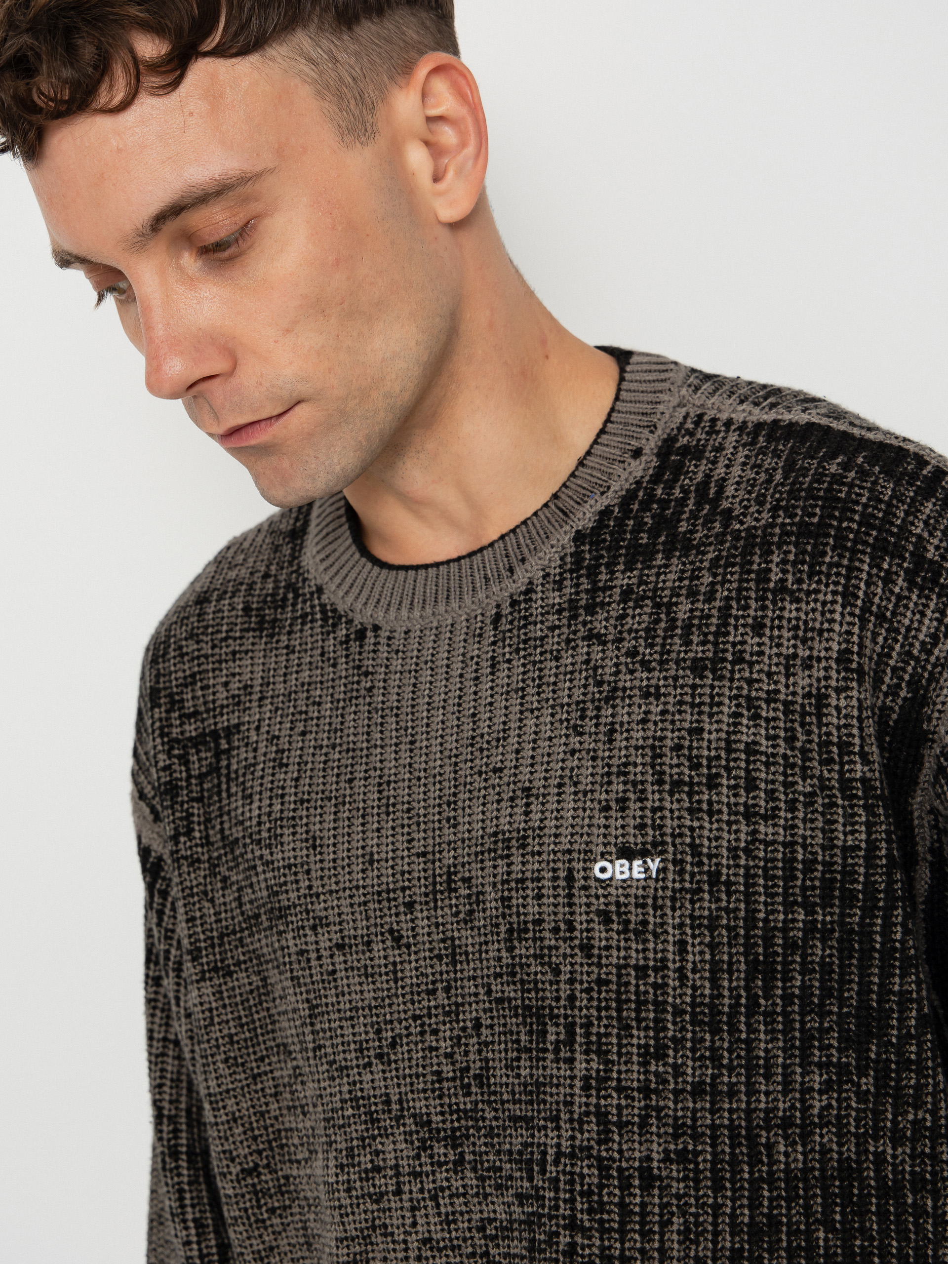 Pulóver OBEY Obey Spray Effect Sweater (black multi)