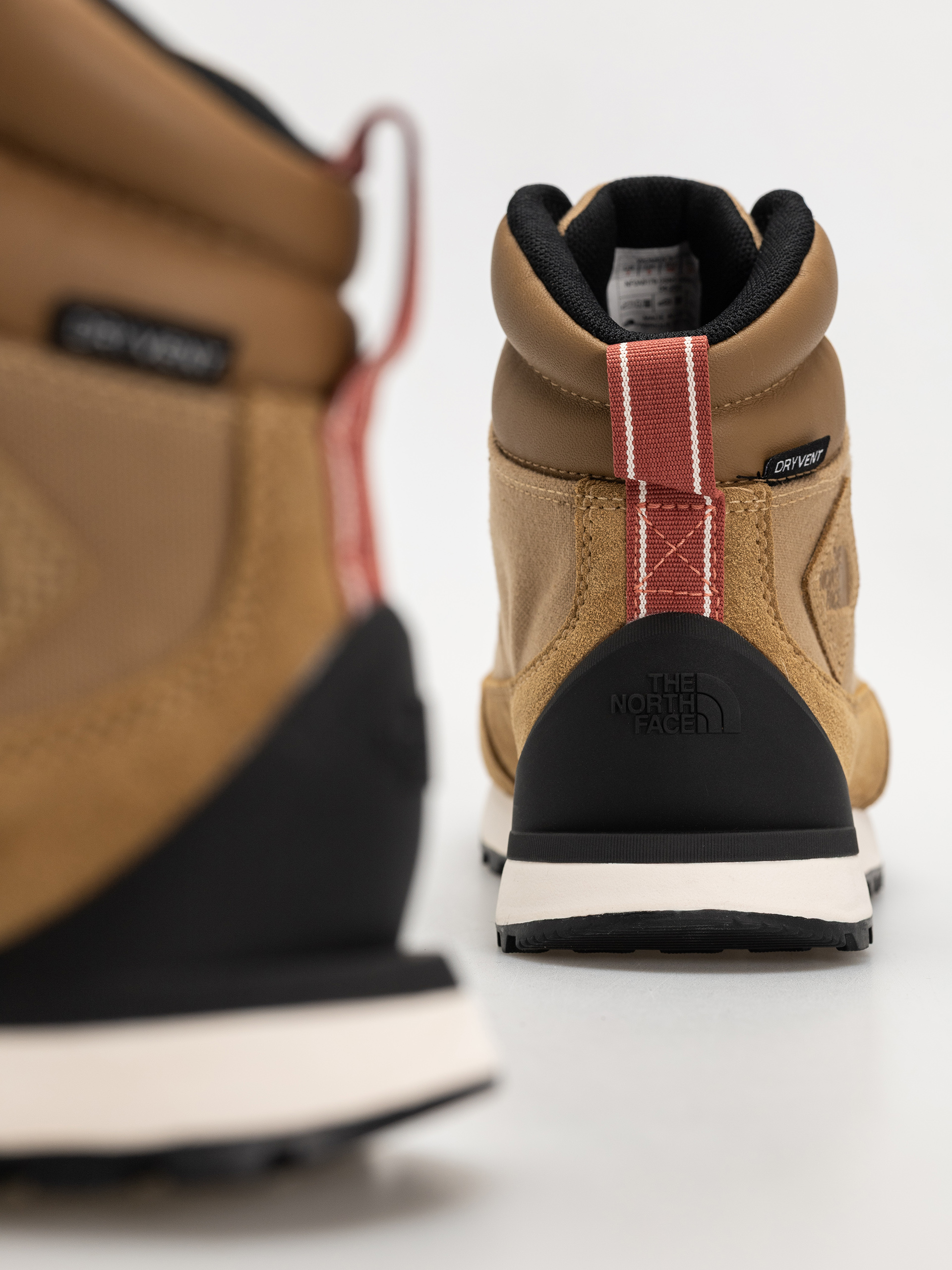 The North Face Back To Berkeley Iv Textile Wp Wmn Cipők (sahara/mars dust)