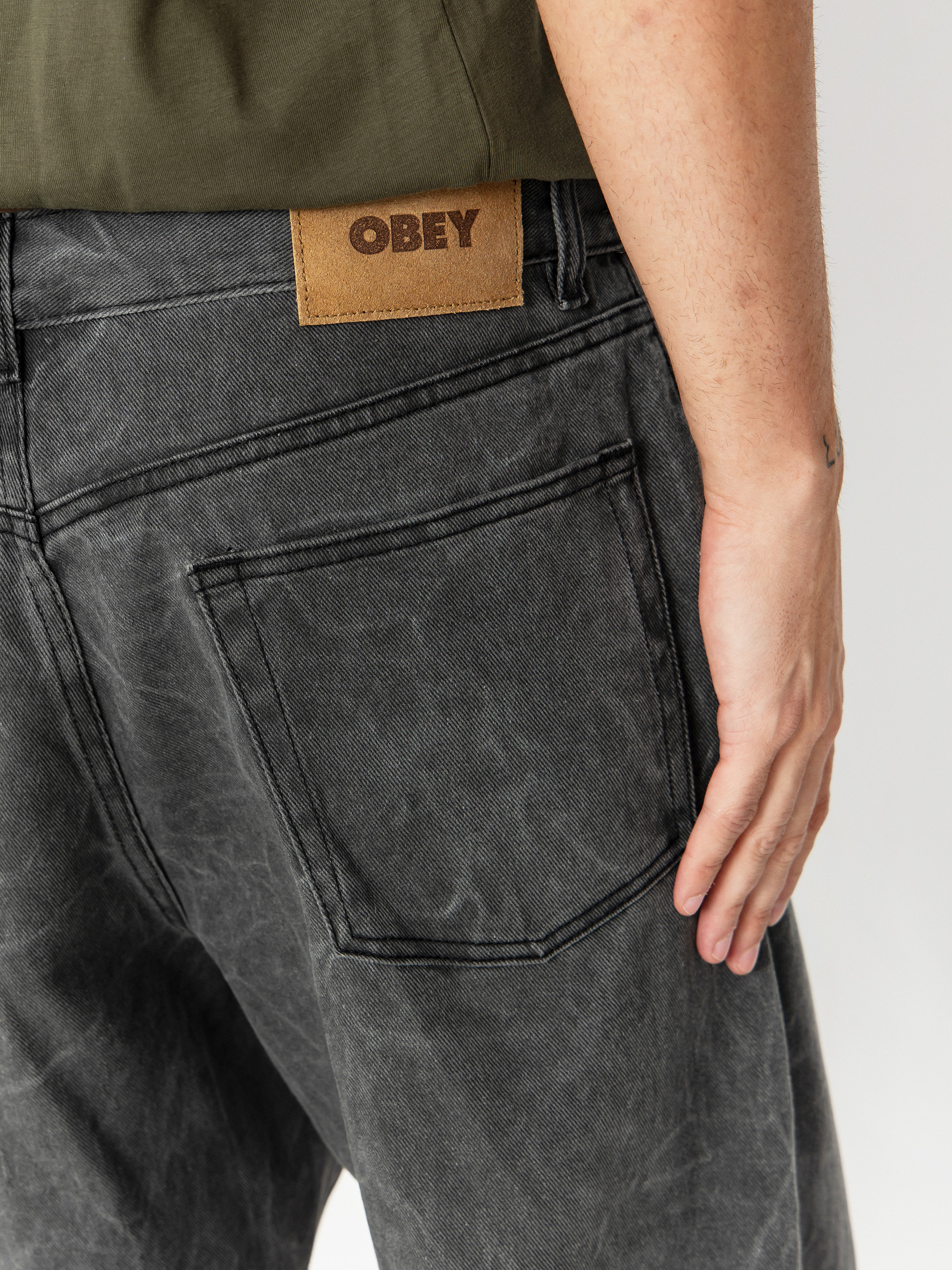 OBEY Classic Wrinkle Baggy Denim Kisnadrág (black wrinkle wash)