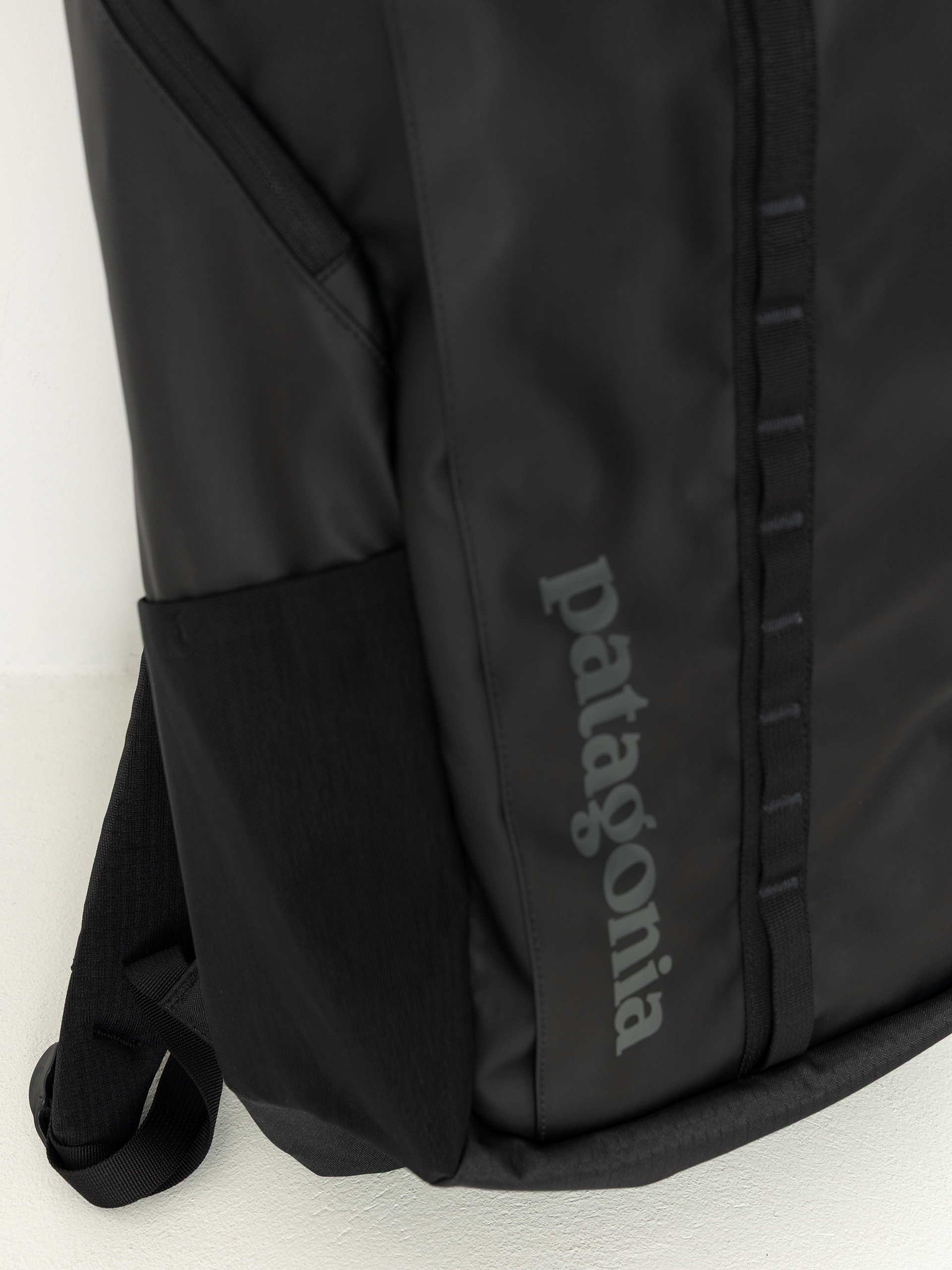Hu00e1tizsu00e1k Patagonia Black Hole Pack 25L (black w/black)